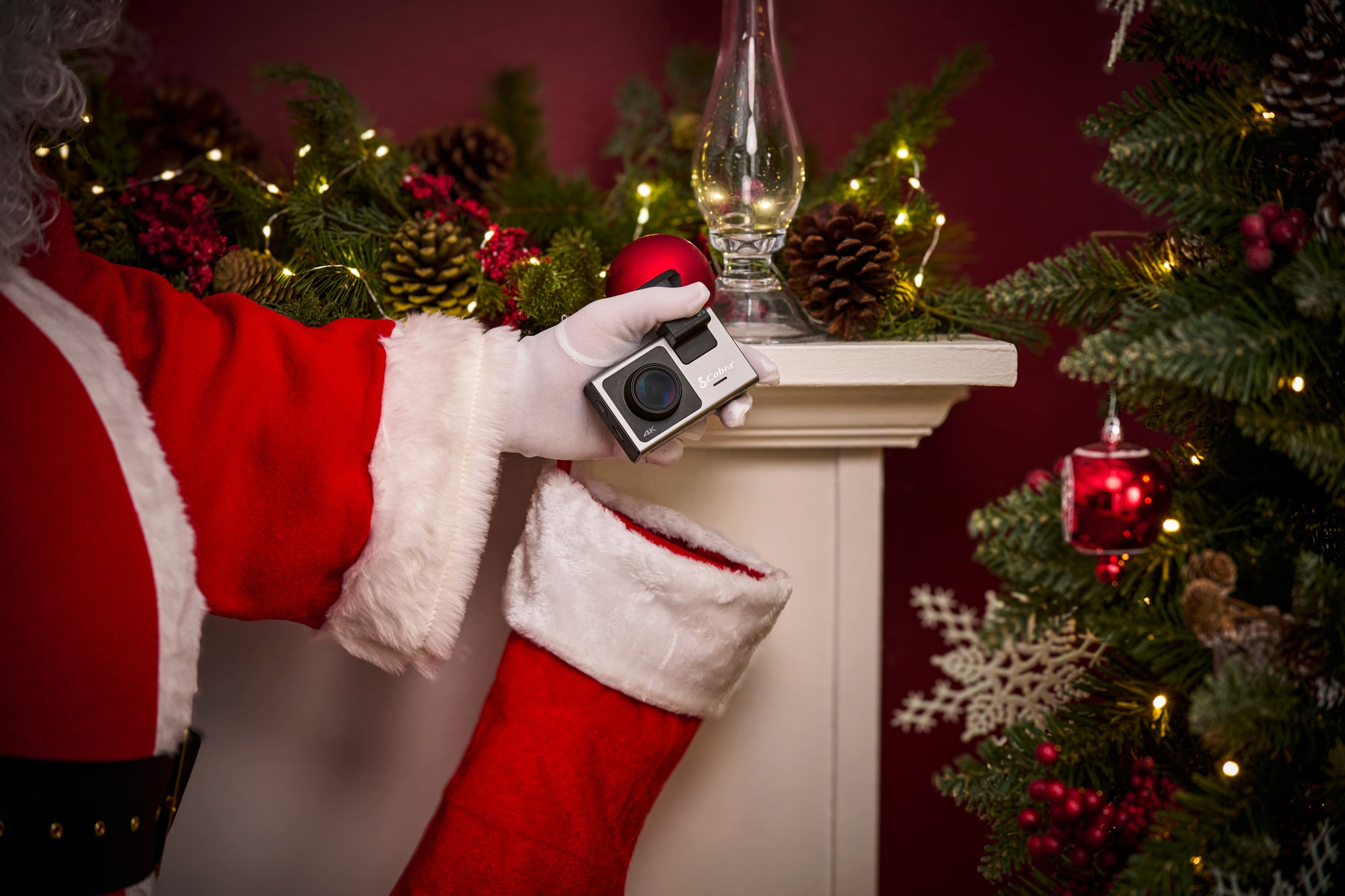 Alt View 4. Cobra - SC 400D Dual-View Smart Dash Cam with Rear-View Accessory Camera, works with Apple CarPlay/Android Auto - Black/Silver.