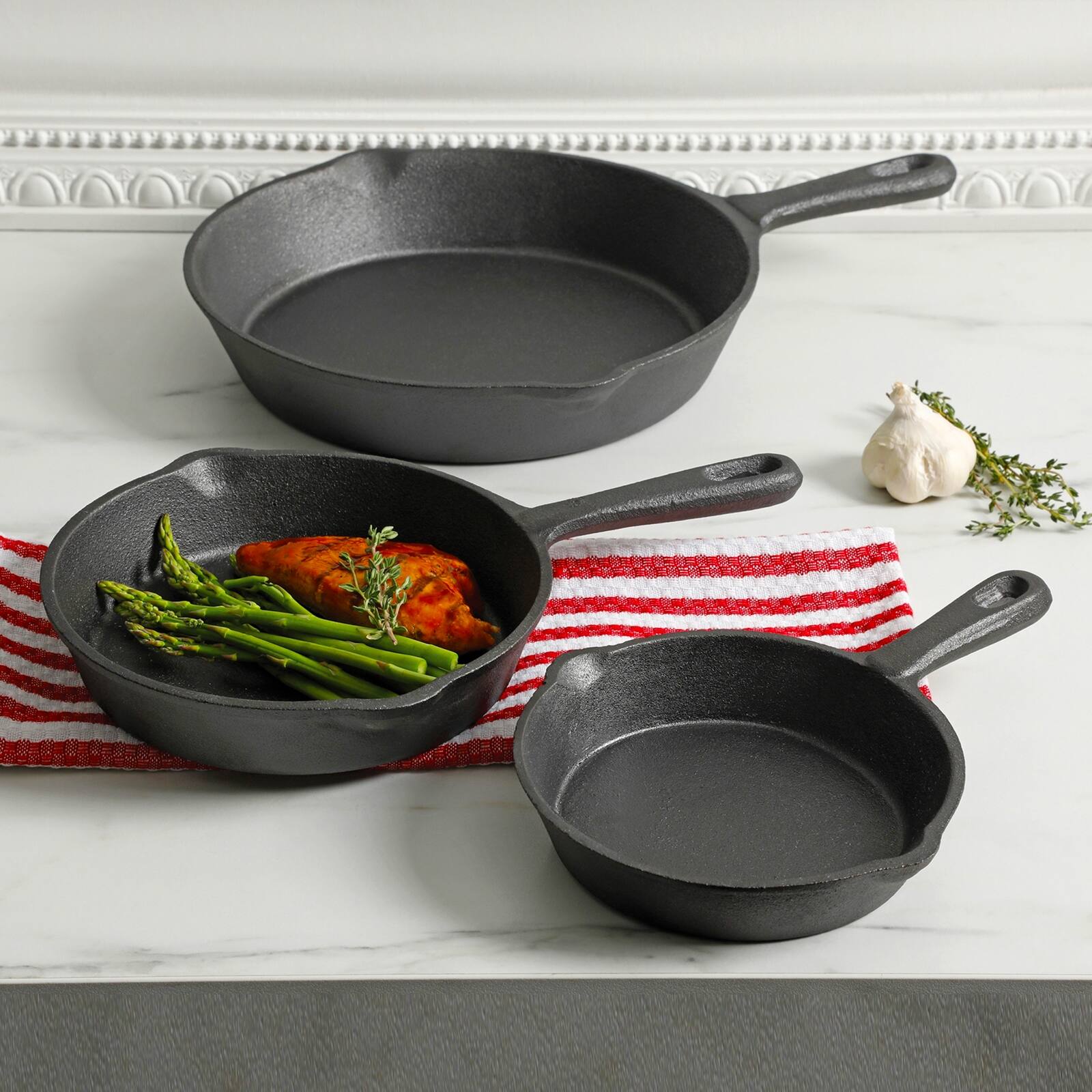 Alt View 2. Gibson - Gibson General Store Addlestone 3 Piece Preseasoned Cast Iron Skillet Set - Black.