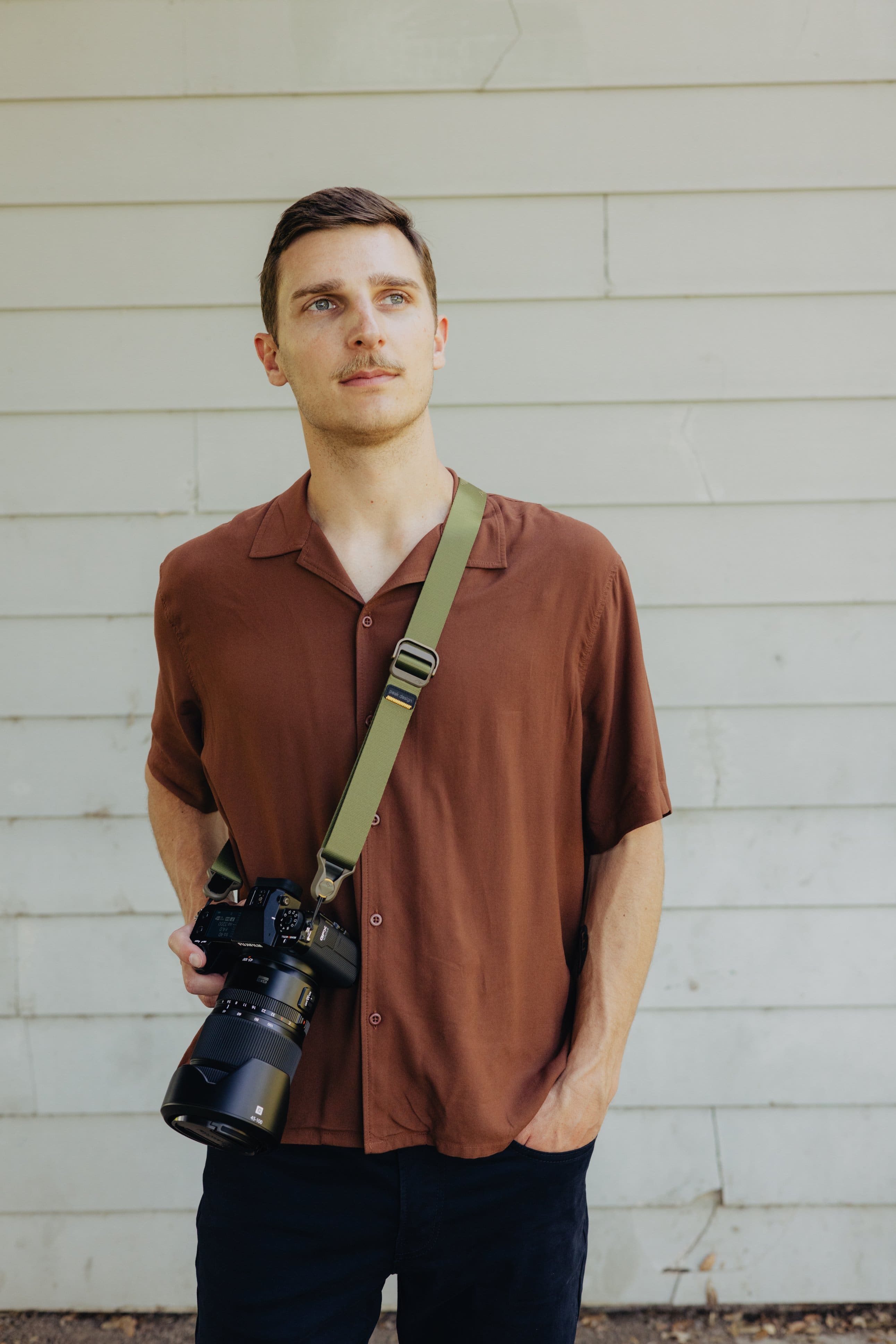 Left. Peak Design - Slide Lite Camera Strap - Kelp.