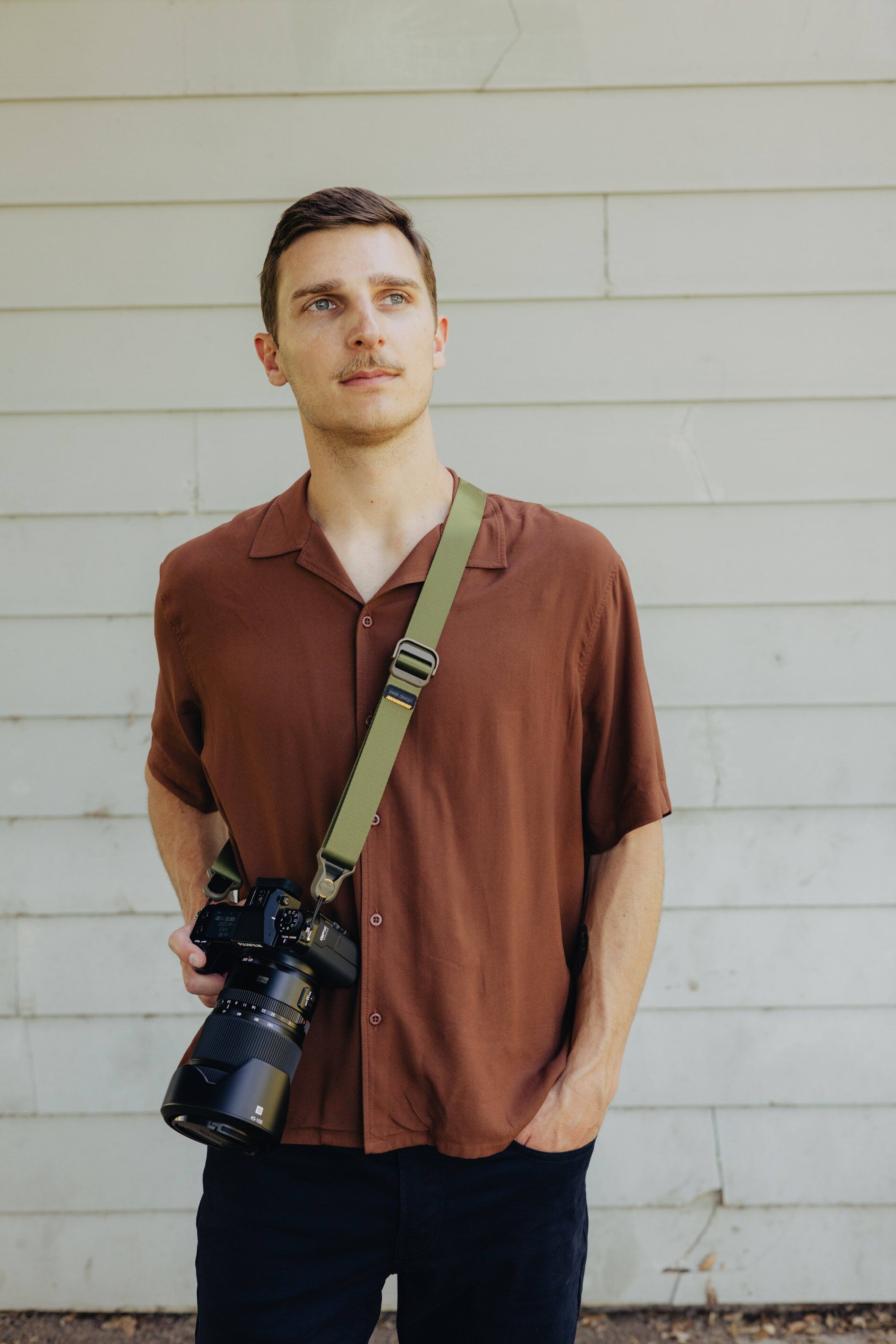 Left. Peak Design - Slide Lite Camera Strap - Kelp.