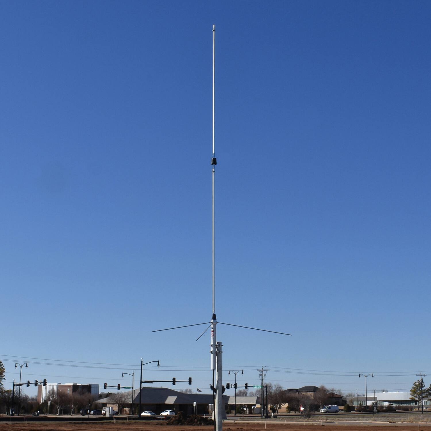 Angle. Tram - 200-Watt 136-174 MHz 6-dBd Gain Aluminum Base Antenna, 50-Ohm UHF SO-239 Connector, 10 Ft - Aluminum.