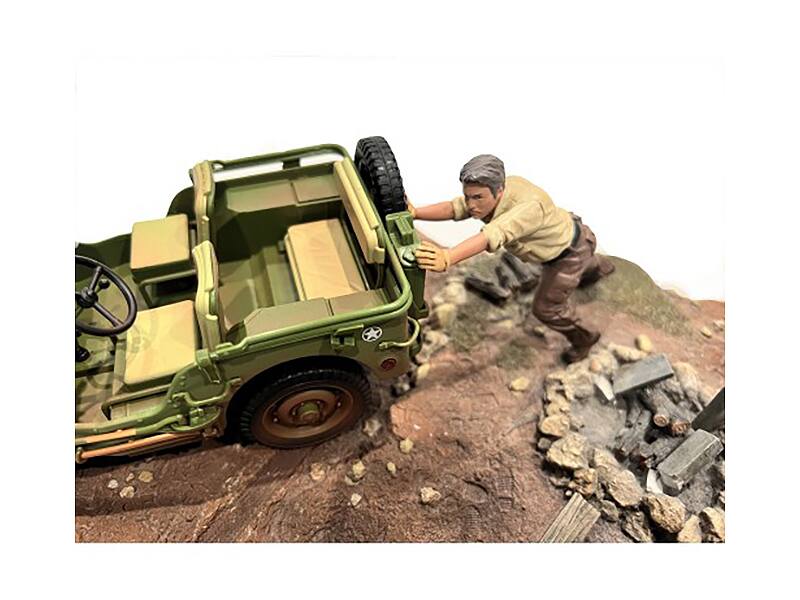 Left. American Diorama - "4X4 Mechanic" Figure 5 for 1/18 Scale Models by American Diorama - Multi.