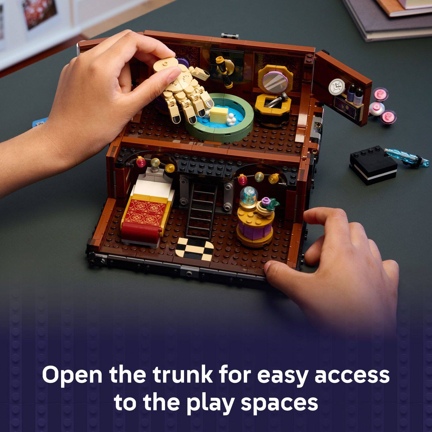Open the trunk for easy access to the play spaces