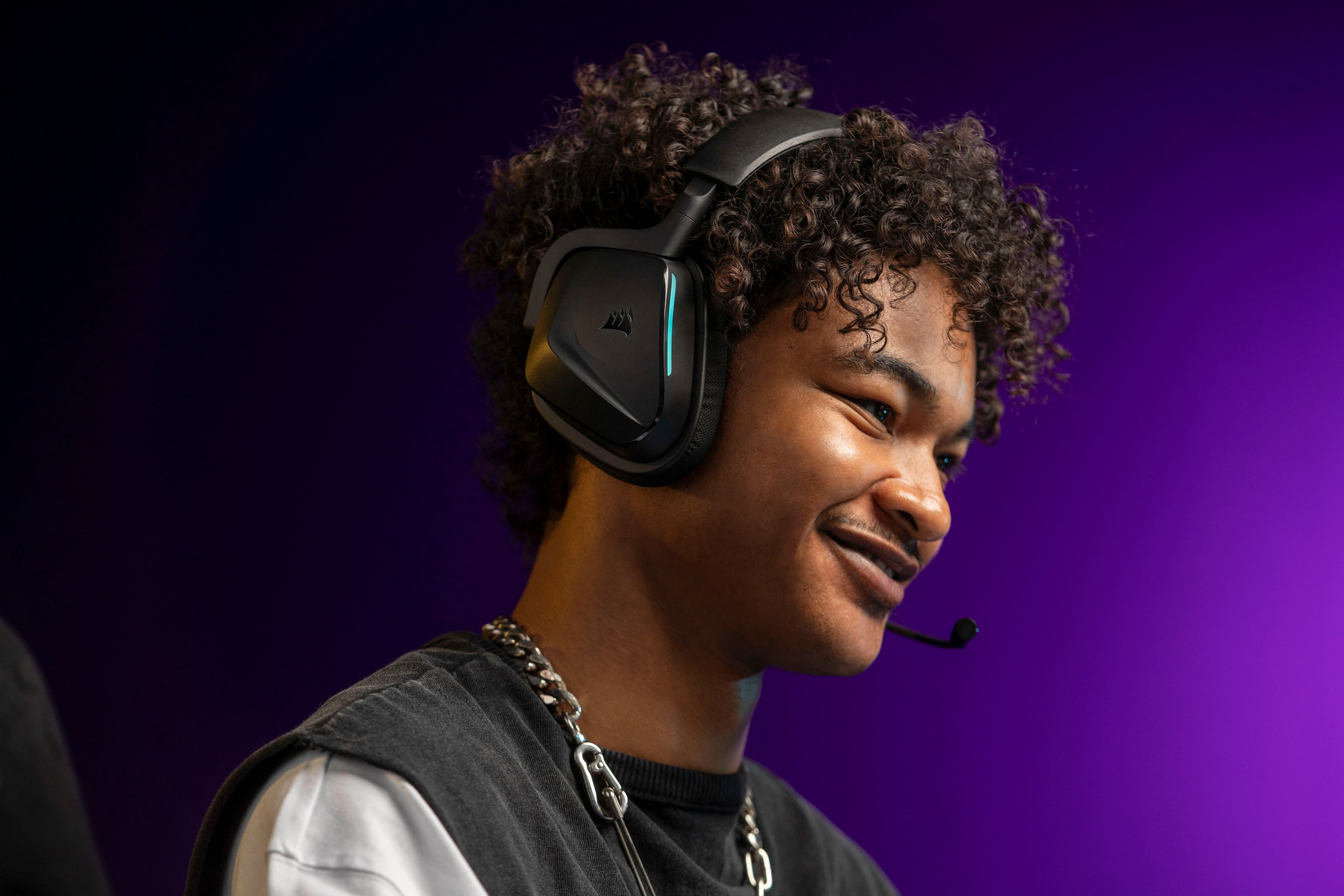 Alt View 11. CORSAIR - VOID v2 Wireless Gaming Headset for PC, PS5, PS4, Nintendo Switch, and Mobile - Carbon.