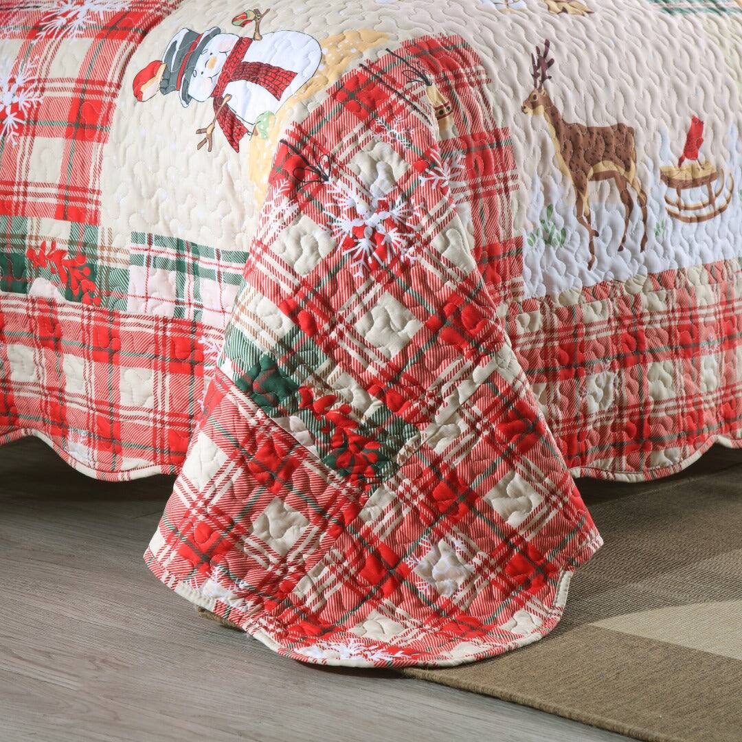 Left. MarCielo - MarCielo 3-Piece Christmas Queen Size Quilt Set Holiday Bedding Set B021 - Red.