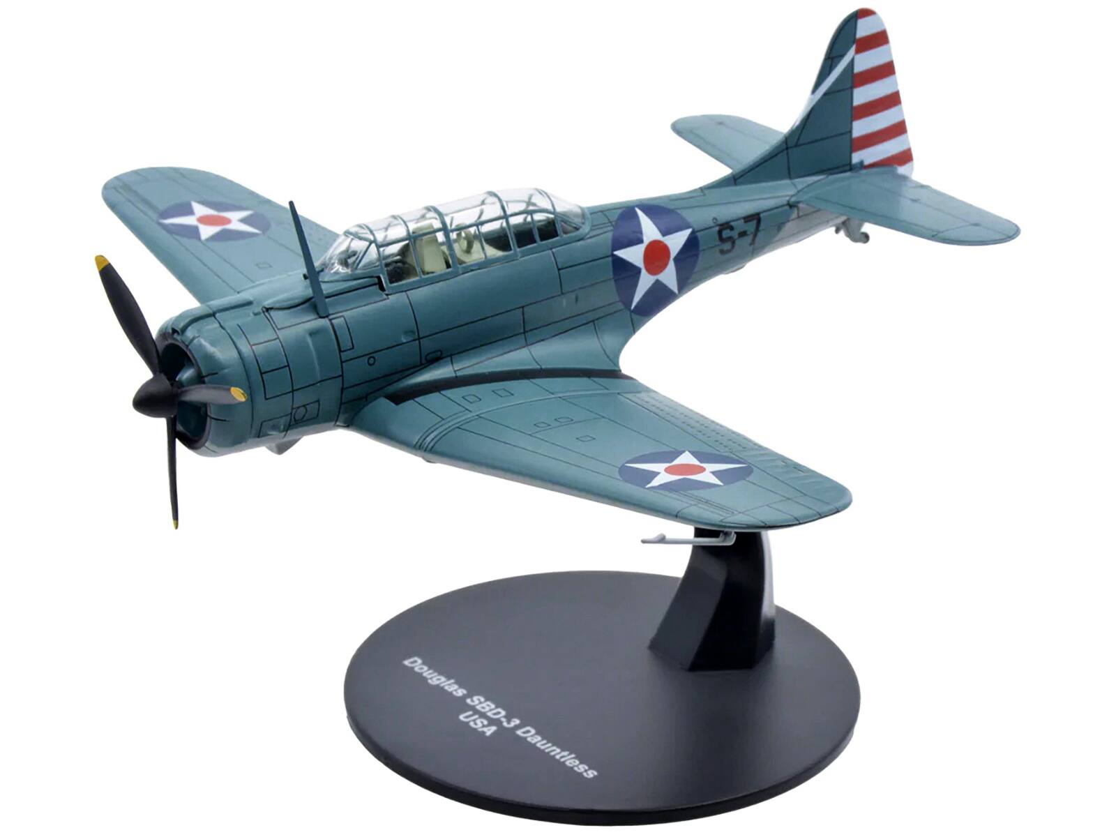 Douglas SBD-3 Dauntless  
USA
