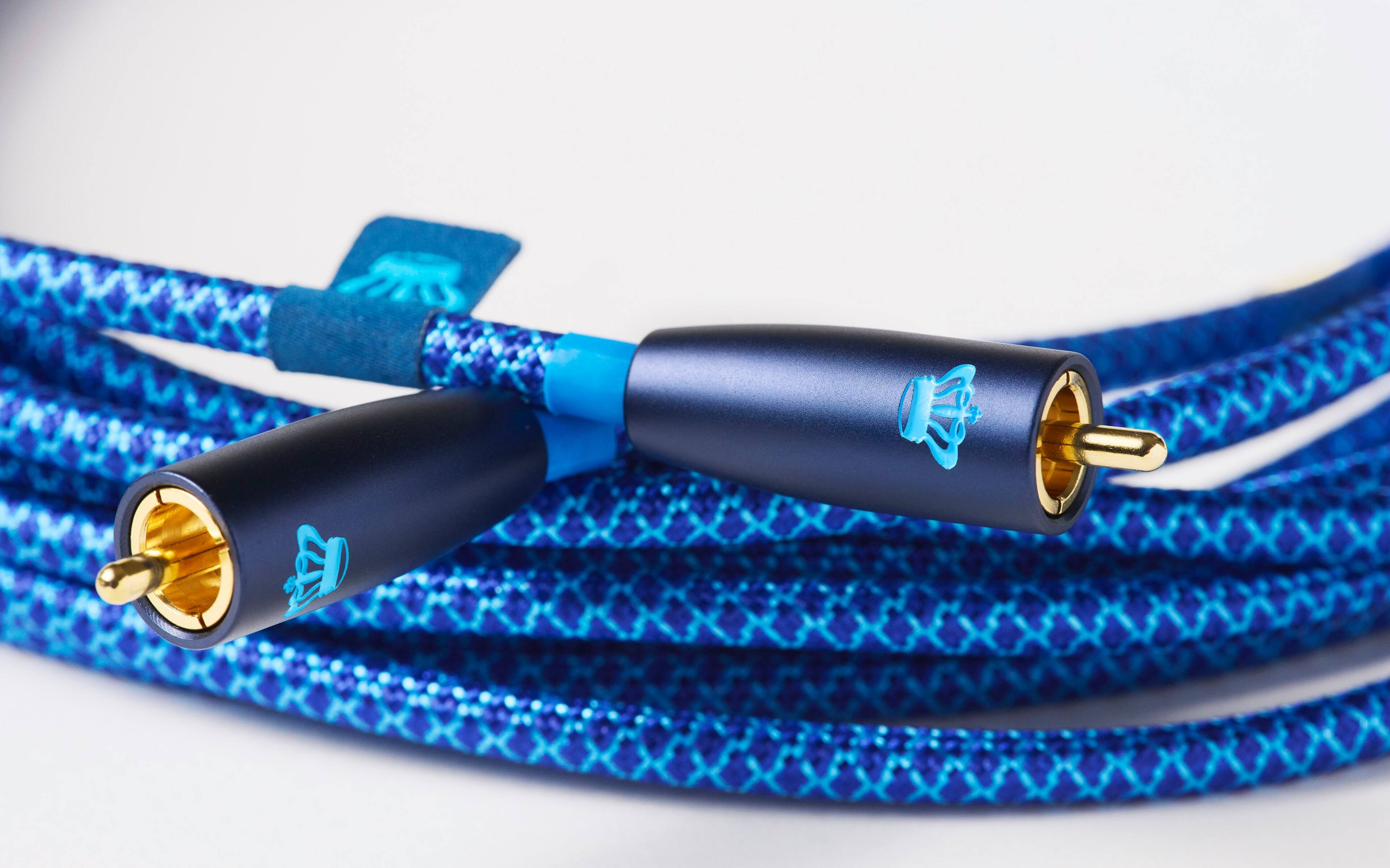 Alt View 2. REL - Commodore .1/LFE Cable, 3M - Blue.