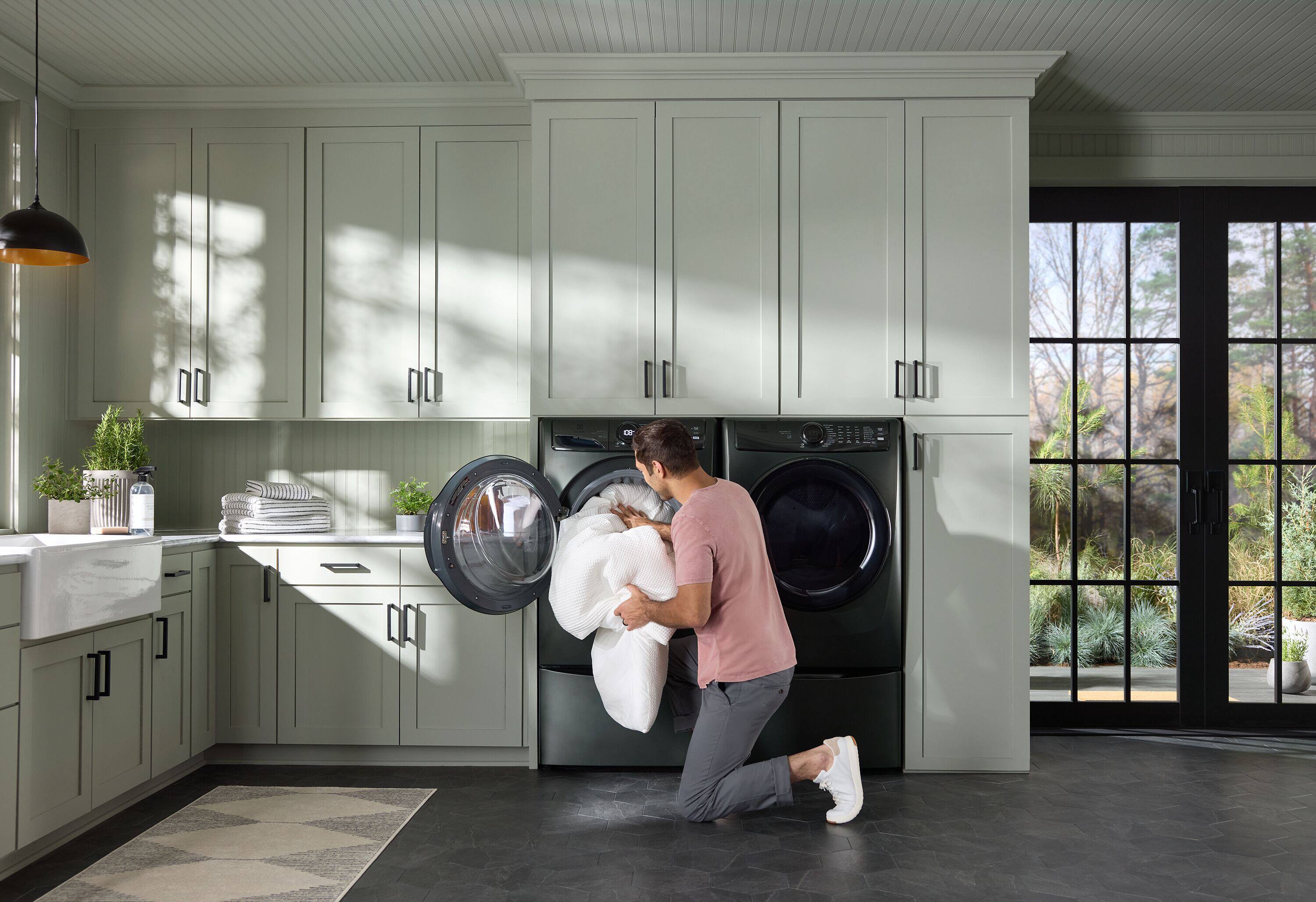 Alt View 10. Electrolux - Front Load Perfect Steam™ Electric Dryer with Balanced Dry™ and Instant Refresh – 8.0 Cu. Ft. - Alpine.