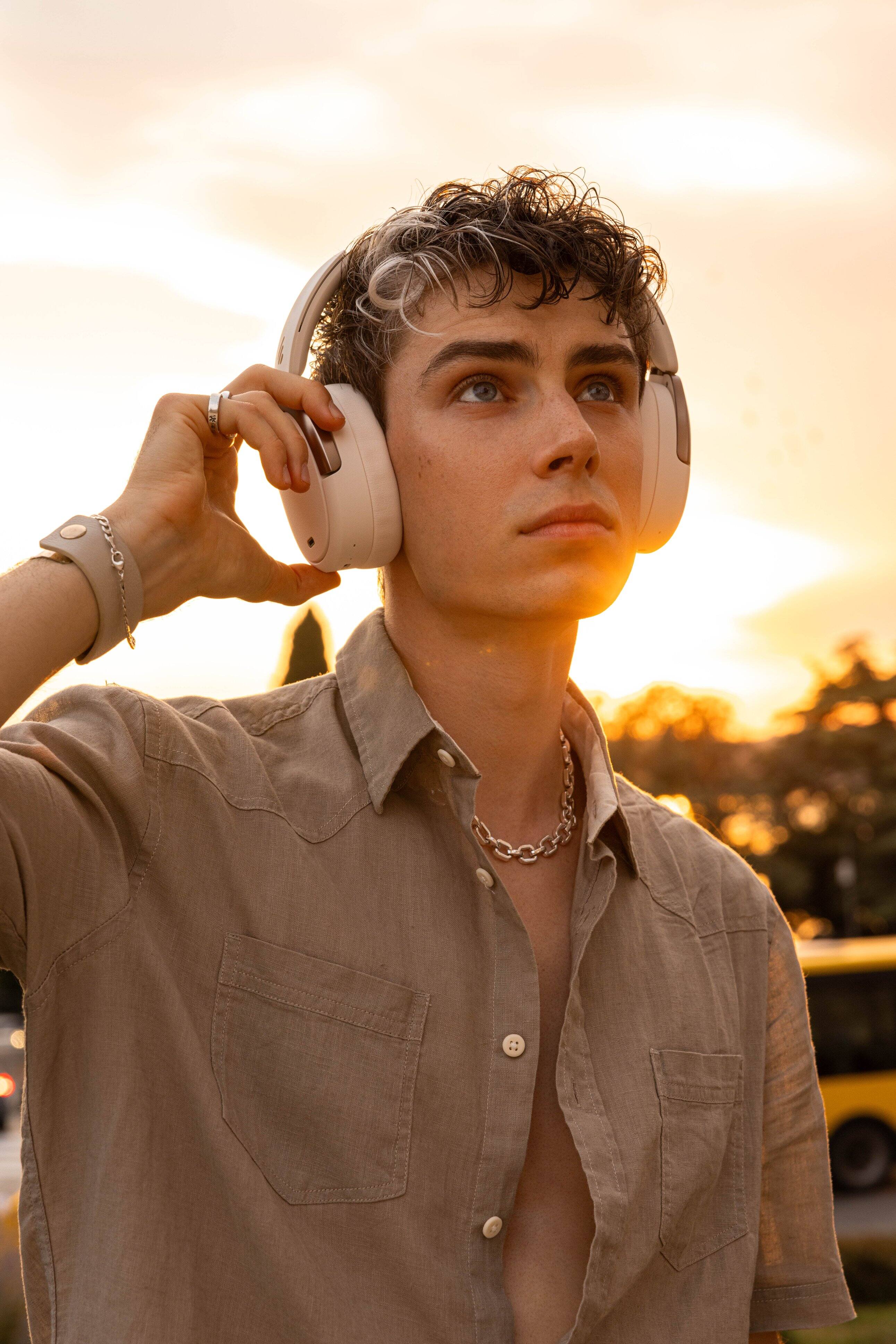 Alt View 5. Edifier - WH950NB Wireless Noise Cancelling Over-Ear Headphones - Ivory.