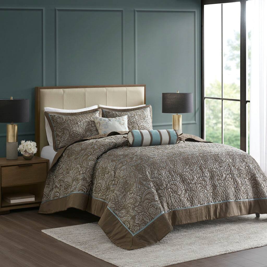 Alt View 1. Gracie Mills - Gracie Mills Thornton 5-Piece Reversible Jacquard Bedspread Set with Throw Pillows - Blue/Brown.