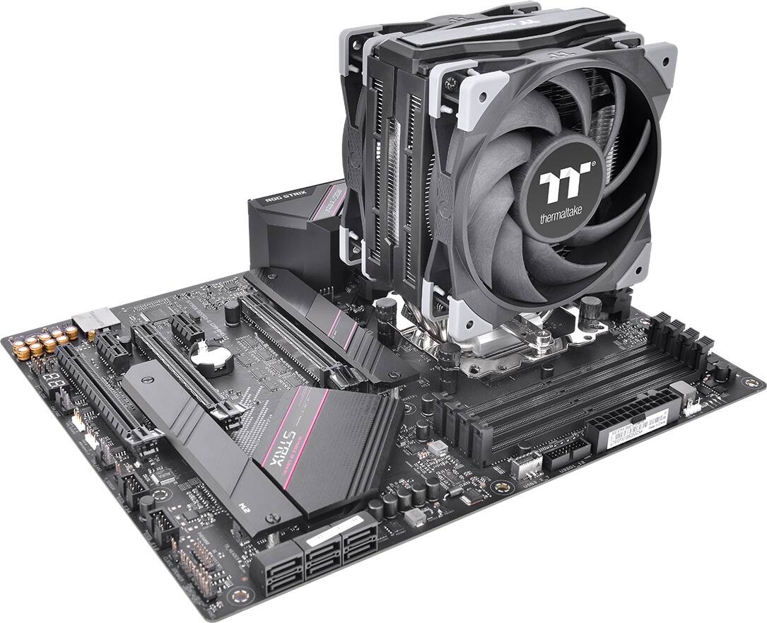 The text on the image reads: "3 REO ST STRK ROGEBTOS 7" thermaltake 88 U 94 STRIX WABE EMn 22 Wil M2 f". This text is a combination of various computer components and brands. It is not possible to group or correct the text without more context or information about the specific components and brands being referred to.