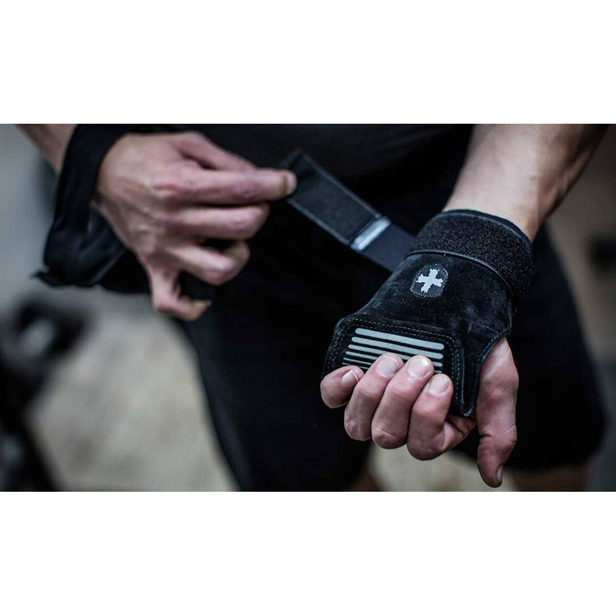 Alt View 5. Harbinger - Harbinger Weight Lifting Grips - M/L - Black.