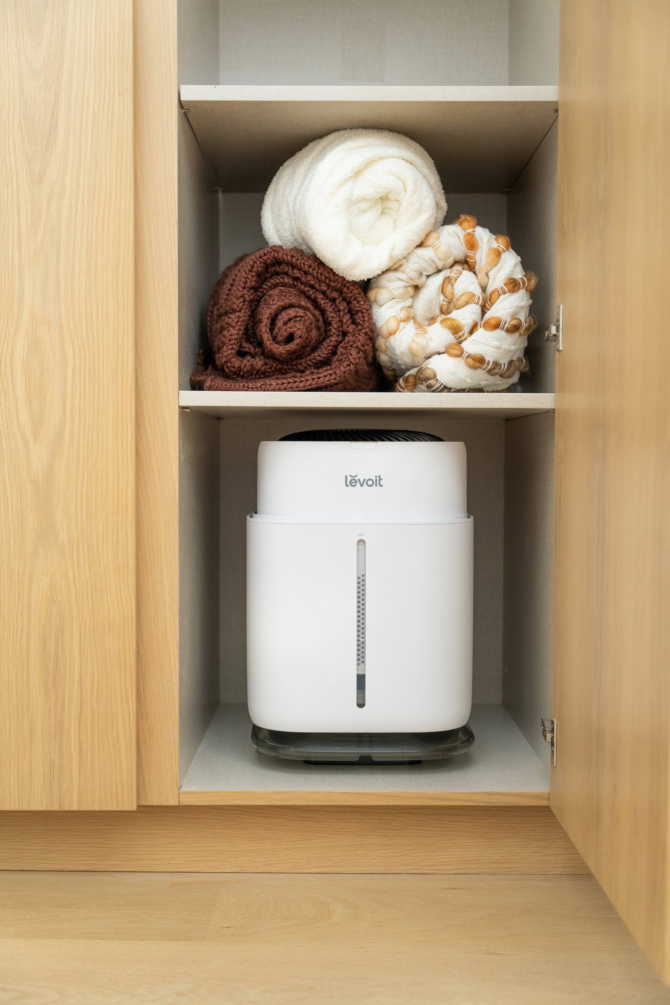 Alt View 23. Levoit - Superior 6000S Six Gallons Smart Evaporative Humidifier - White.