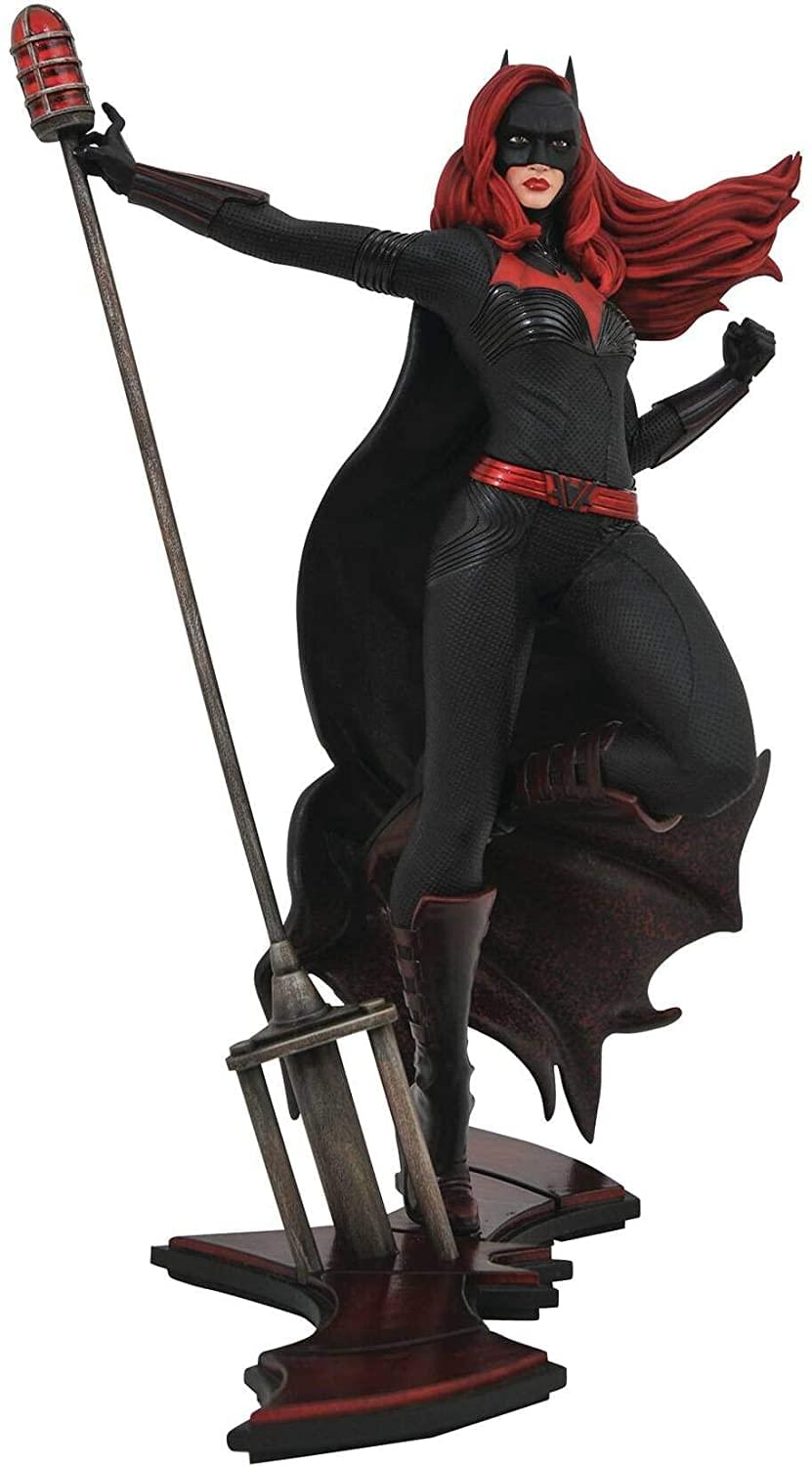 Front. DC Comics - DC Gallery 9 Inch PVC Statue | Elseworld Batwoman - Black.