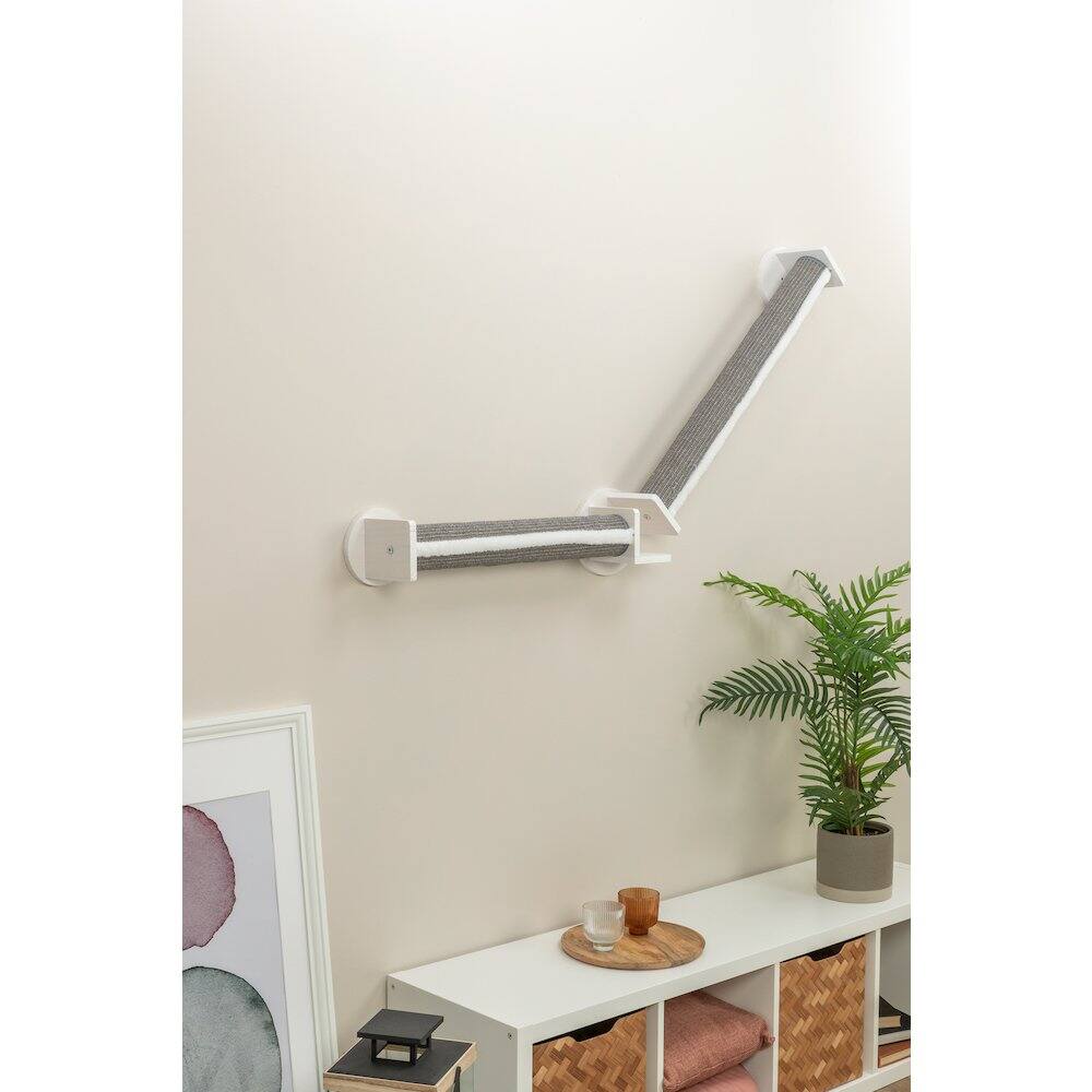 Left. TRIXIE - Wall Set 4 Wall Mounted Cat Perch System with 2 Sisal Scratching Posts - White/Gray.