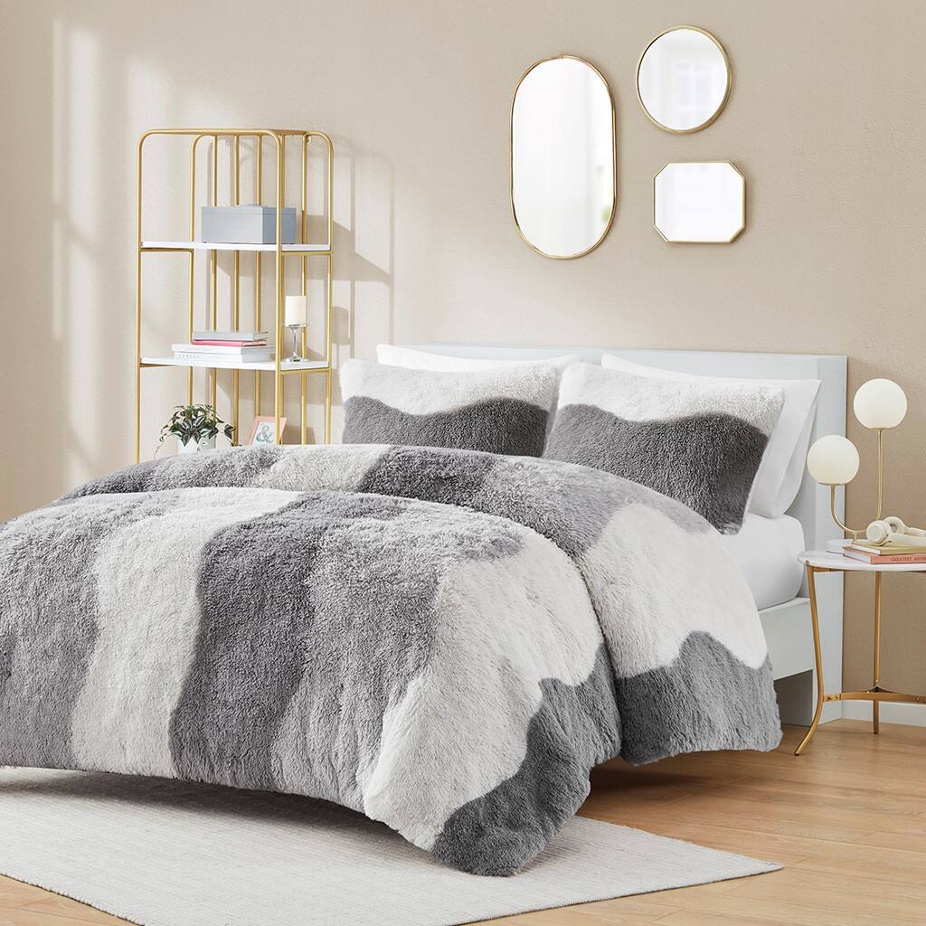 Alt View 1. Gracie Mills - Gracie Mills Ombre Wave Shaggy Faux Fur Comforter Set - Grey.