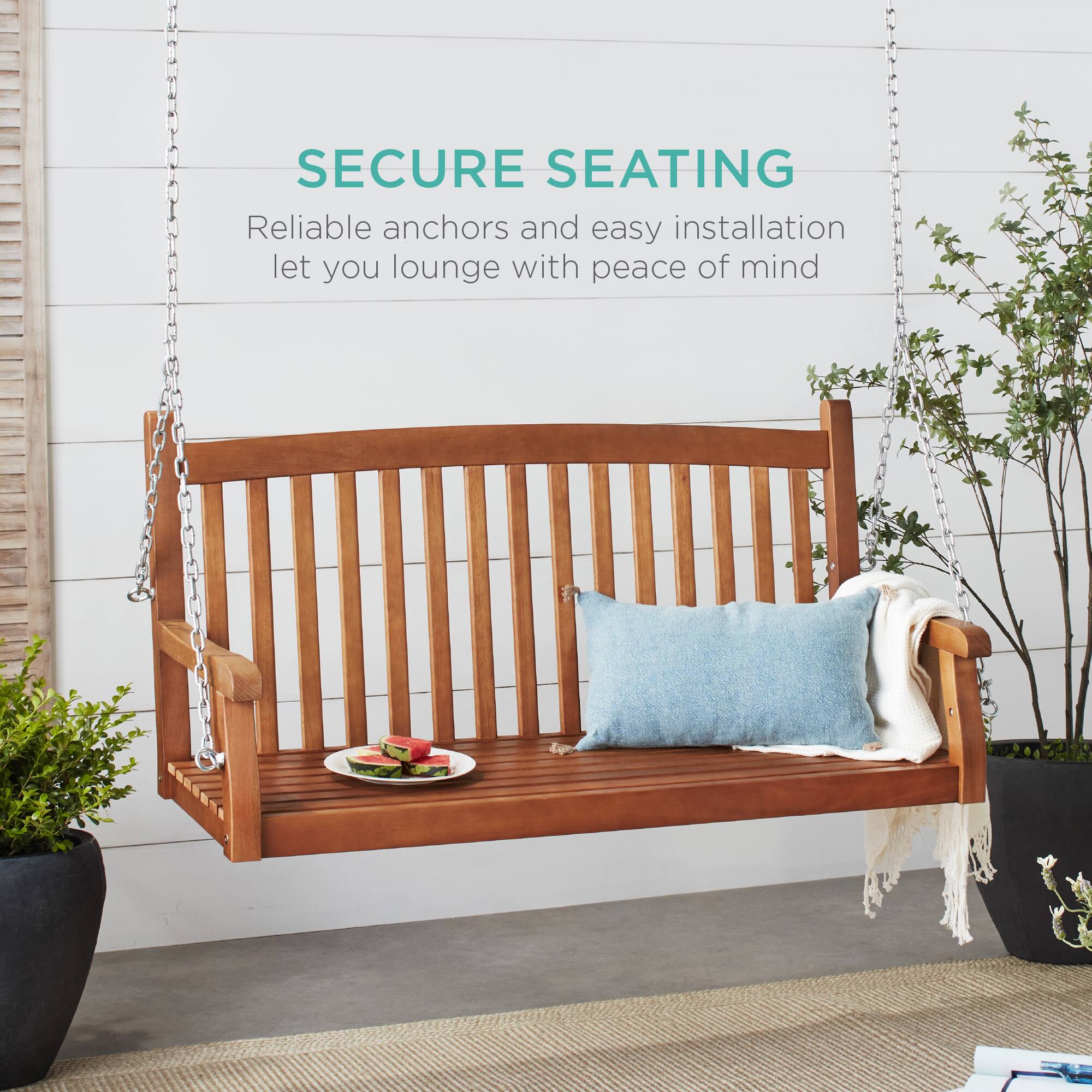 SECURE SEATING  
Reliable anchors and easy installation let you lounge with peace of mind