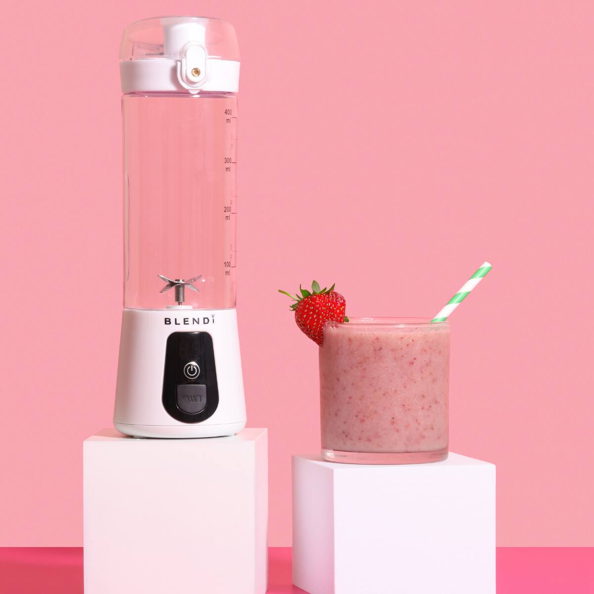400 ml  
300 ml  
200 ml  
100 ml  
BLENDi  
1117
