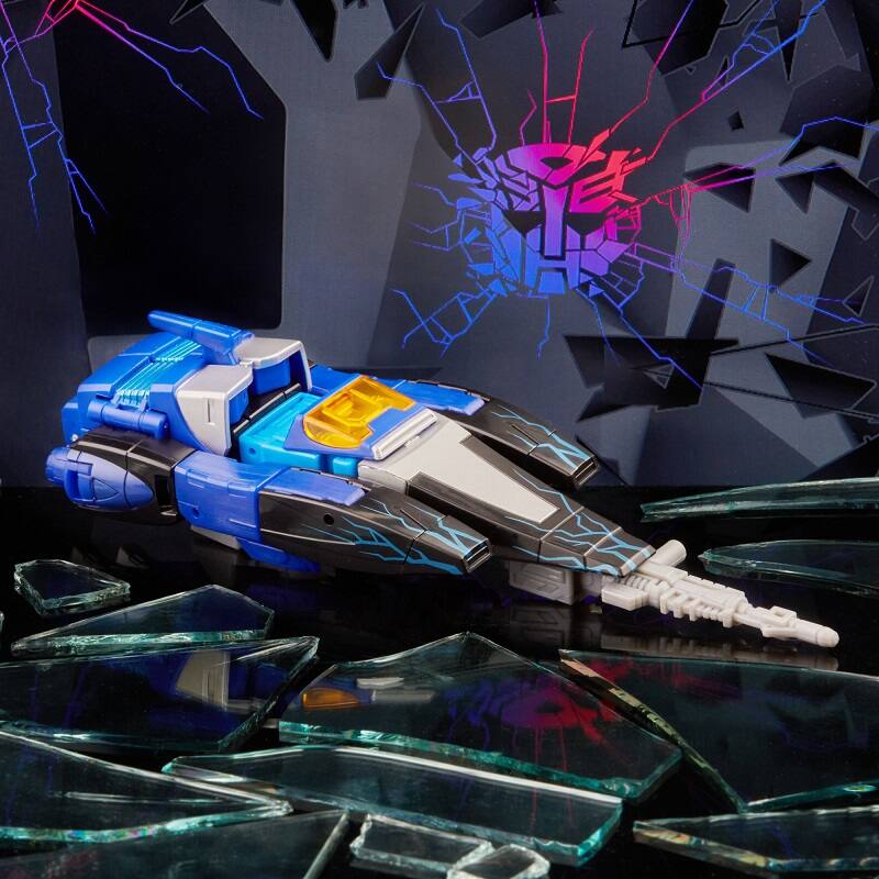 Alt View 6. Transformers - Blurr IDW Shattered Glass IDW Shattered Glass Deluxe Class | Transformers Generations Shattered Glass Collection.