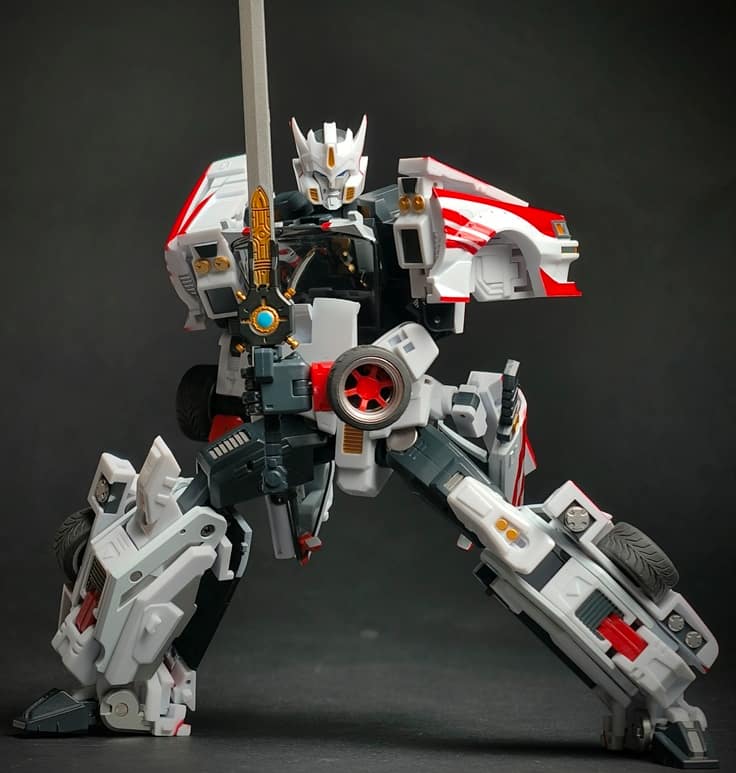 Transformers IF 02A Stray Alternative | Mastermind Creations