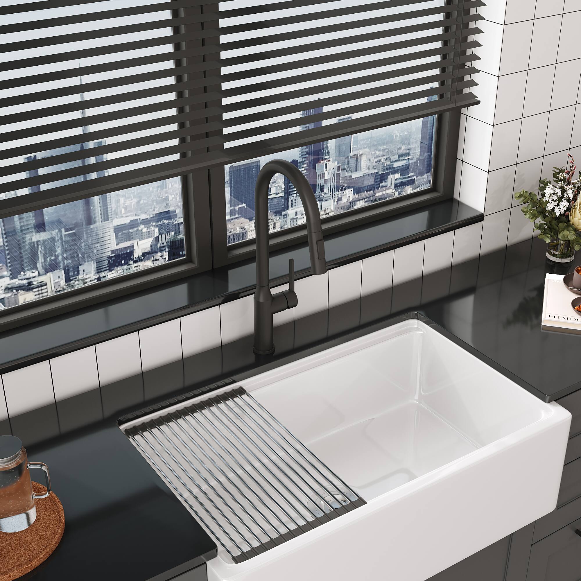 The text in the image is:

"ABEE EENIEU"