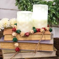 Angle. BreeBe - *Holiday Geometric Wood Beaded Garland 40" - Red, Cream, Green.