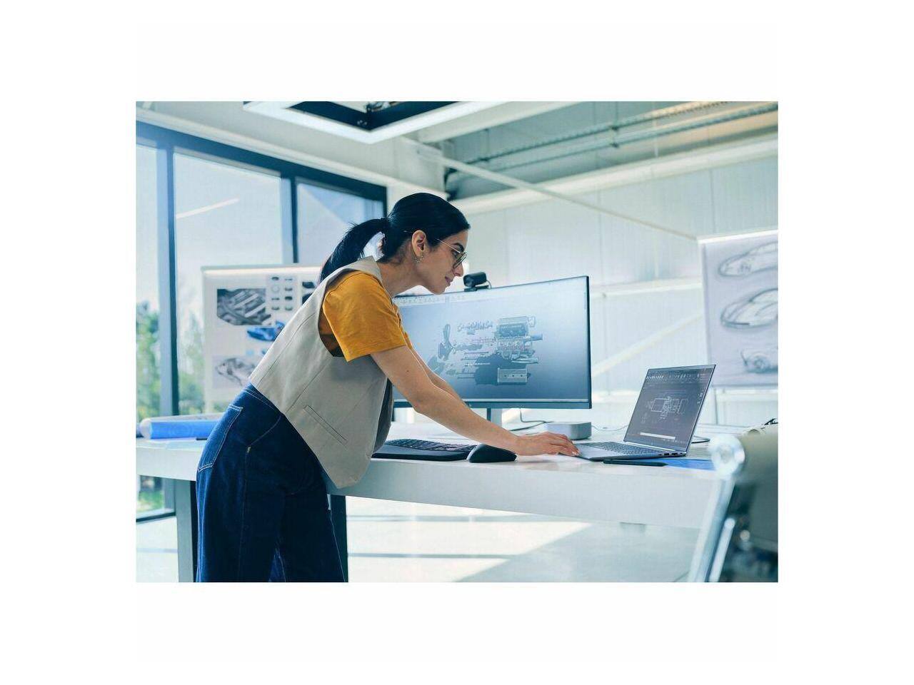 Alt View 2. HP - HP ZBook 8 G1i 16" - Intel Core Ultra 7 265H - 16 GB - 512 GB SSD - Windows 11 Pro - Intel Arc 140T - BP6Y5UT#ABA - Meteor Silver.