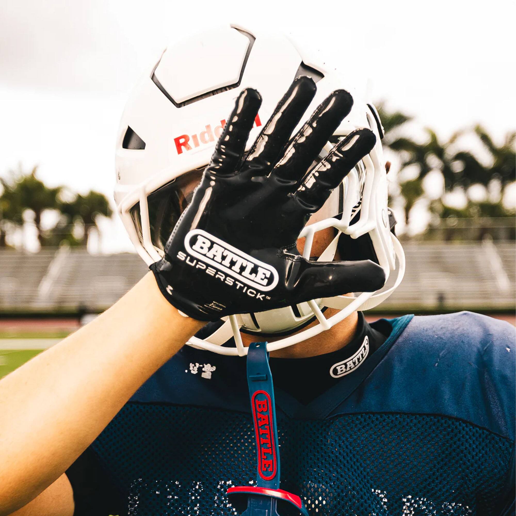 Riddell  
BATTLE  
BATTLE  
BATTLE