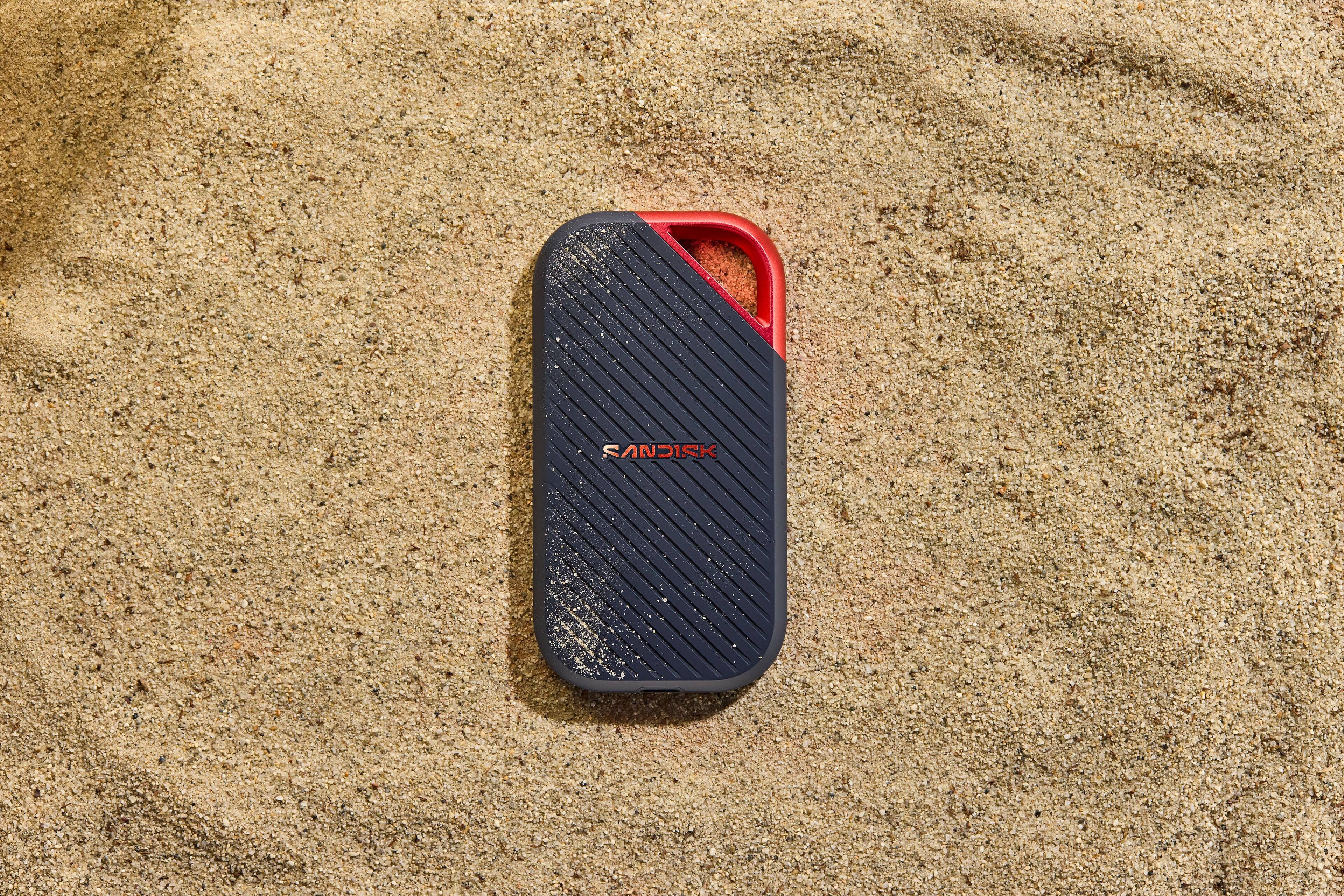 Alt View 9. SANDISK - 4TB Extreme PRO Portable SSD USB Type-C, USB4, up to 4000/3800 MBs R/W speeds, IP65 and up to 3-meter drop resistance - Black.