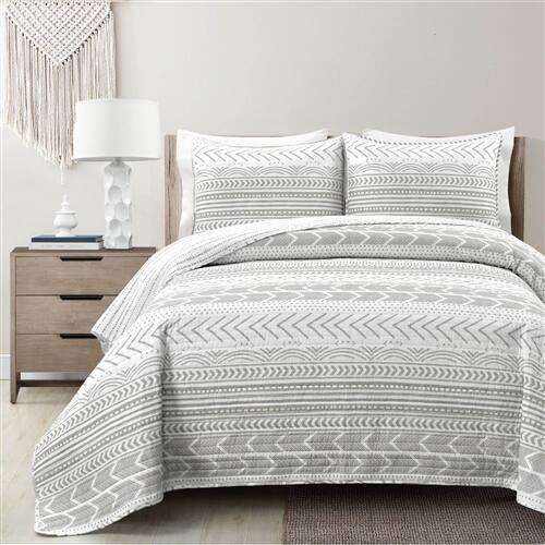Back. SlickBlue - Cotton Quilt Set in Scandinavian Chevron Pattern, Reversible for All Seasons - Grey, White.