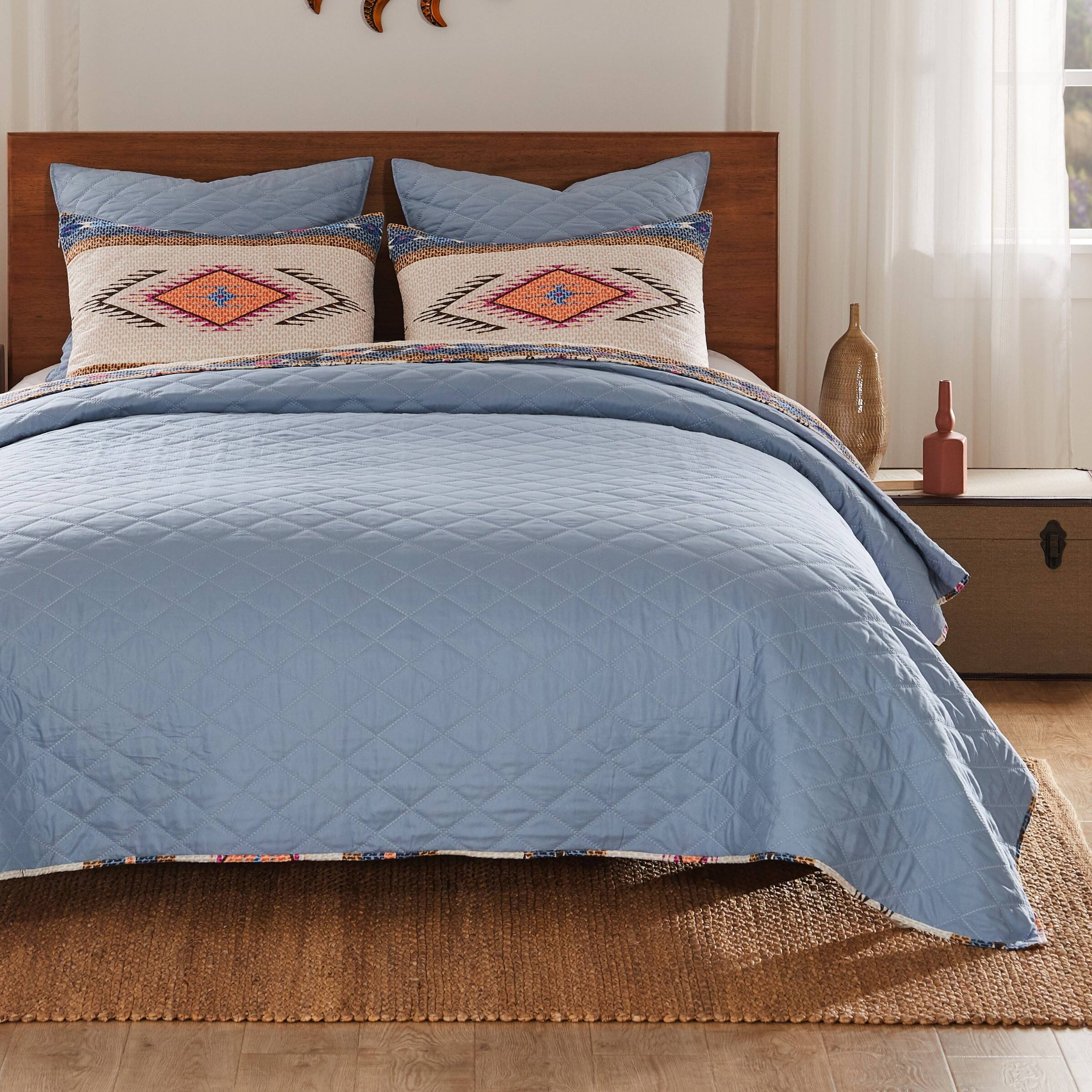Left. BreeBe - Cheyenne Quilt Set - 2-Piece Twin/XL - Spirit.