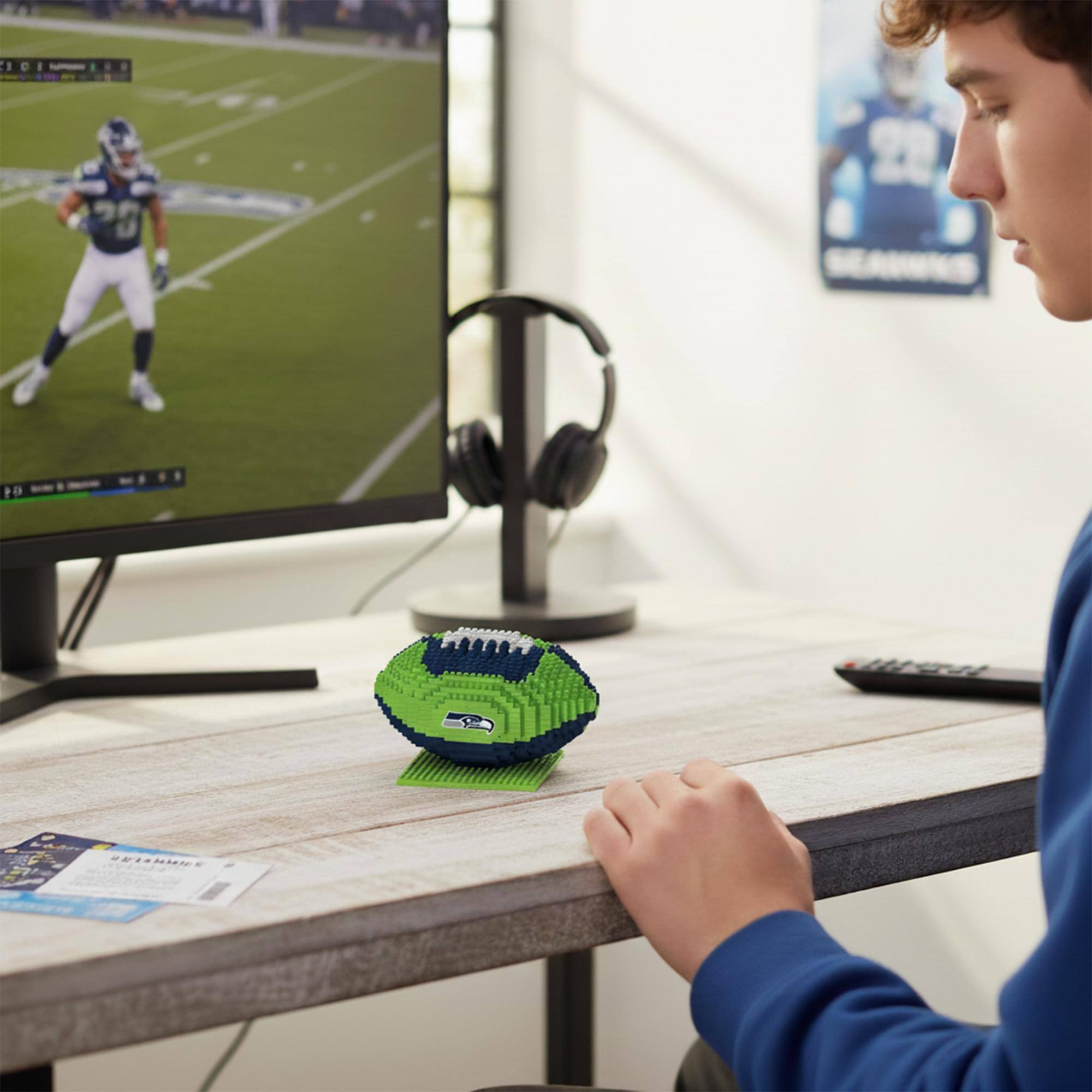 Alt View 2. Forever Collectibles - Seattle Seahawks NFL BRXLZ Football 704-Piece Building Block Set - Green.