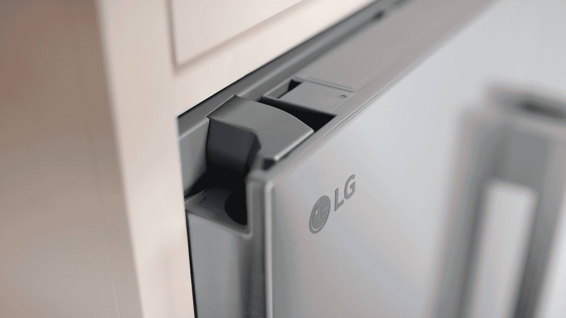 Alt View 6. LG - 36-in Wide 23.7 Cu. Ft. French Door Counter-Depth MAX Smart Refrigerator with Zero Clearance Hinge System and Thin Door - PrintProof Stainless Steel.