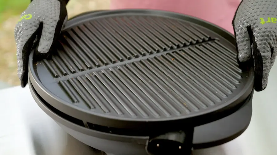 Alt View 39. Cuisinart - 2-in-1 Indoor/Outdoor Electric Grill - Red.