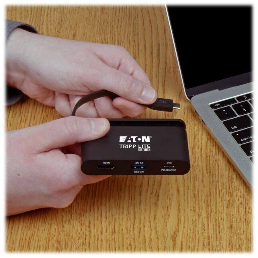 E-T-N  
TRIPP LITE SERIES  
BC 1.2  
USB 3.0  
PD CHARGE