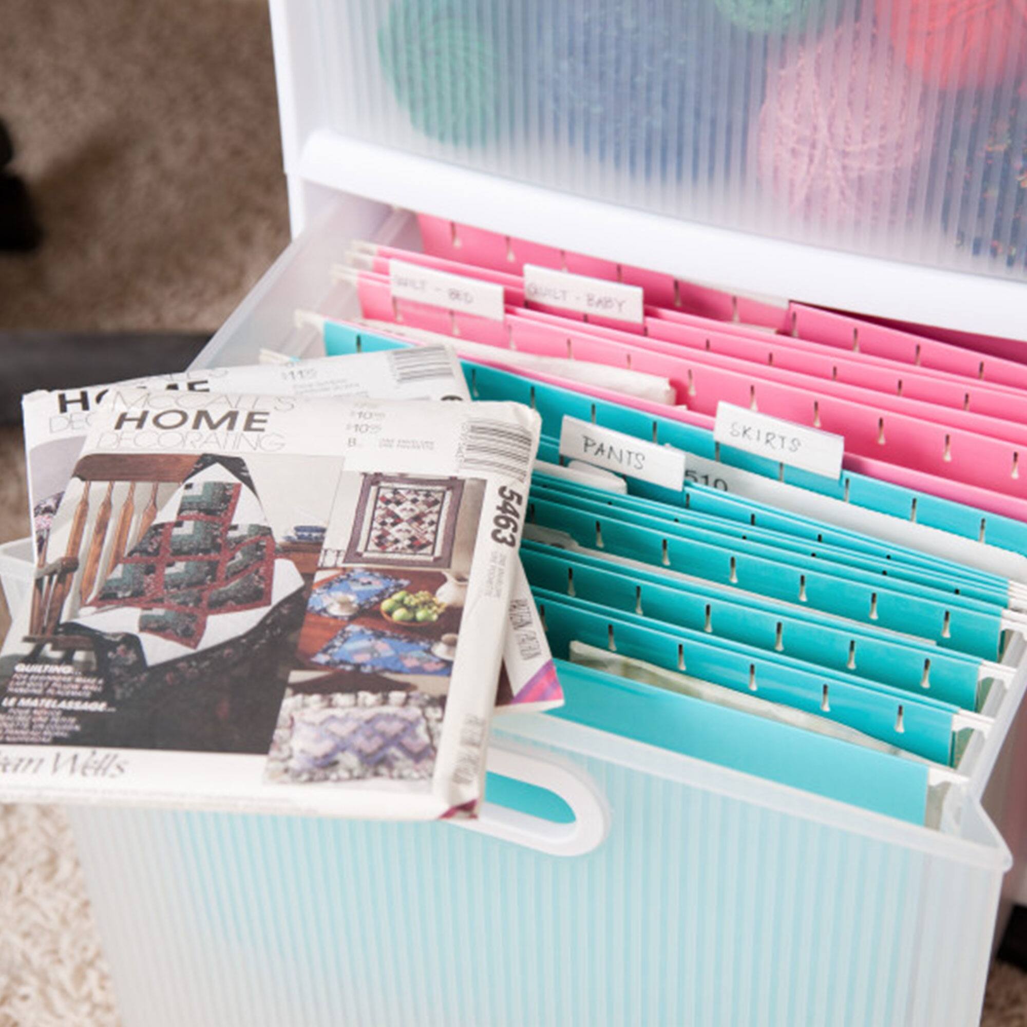 Sure, here is the corrected and grouped text from the image:

**Home Decor:**
- HOME DECORATING
- Quilting, Le Matelassage

**Quilting:**
- QUILT BABY
- QUILTINO 5463

**Pants and Skirts:**
- PANTS 510
- SKIRTS

**Other:**
- em Wells