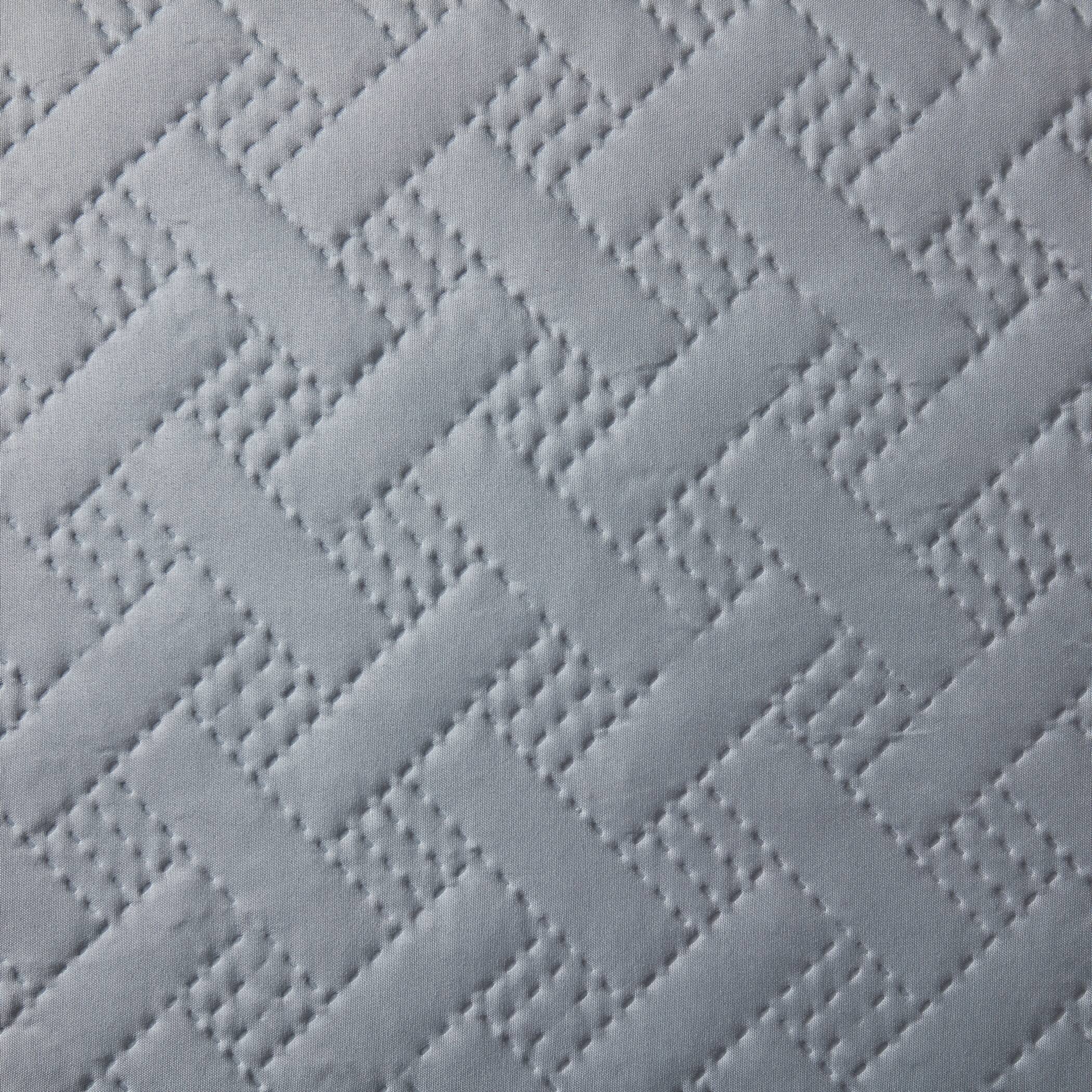 Left. Dan River - Dan River 2 Piece Basket Pinsonic 1 quilt 1 sham - Silver.
