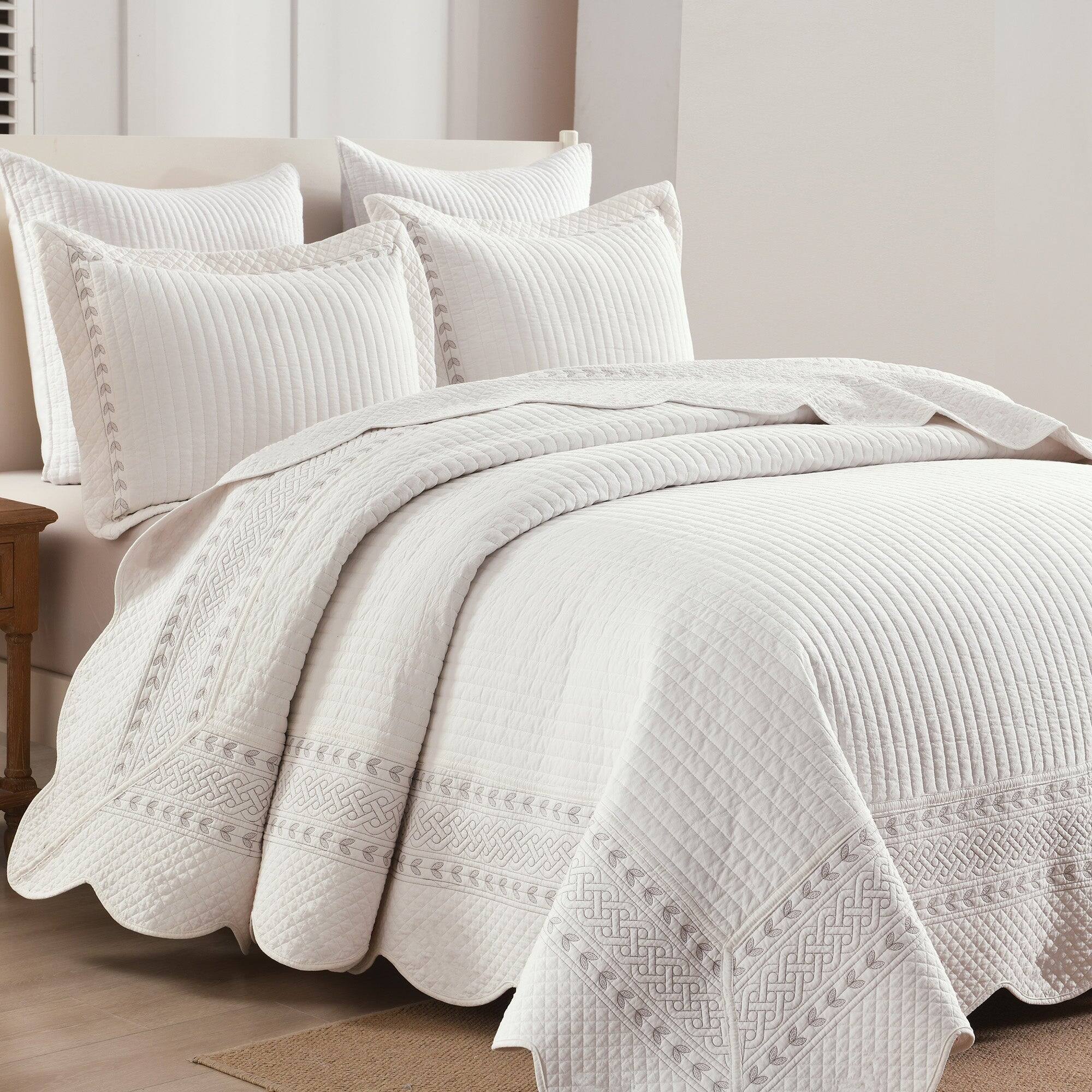 Left. MarCielo - MarCielo Elegant 3Pcs 100% Cotton Serene Stripe - Patterned Quilt Bedspread Set - White.