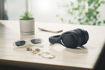 Audio Technica ATH S300BT Bluetooth Over Ear Headphones Black Audio Technica ATH S300BT Bluetooth Over Ear Headphones Black