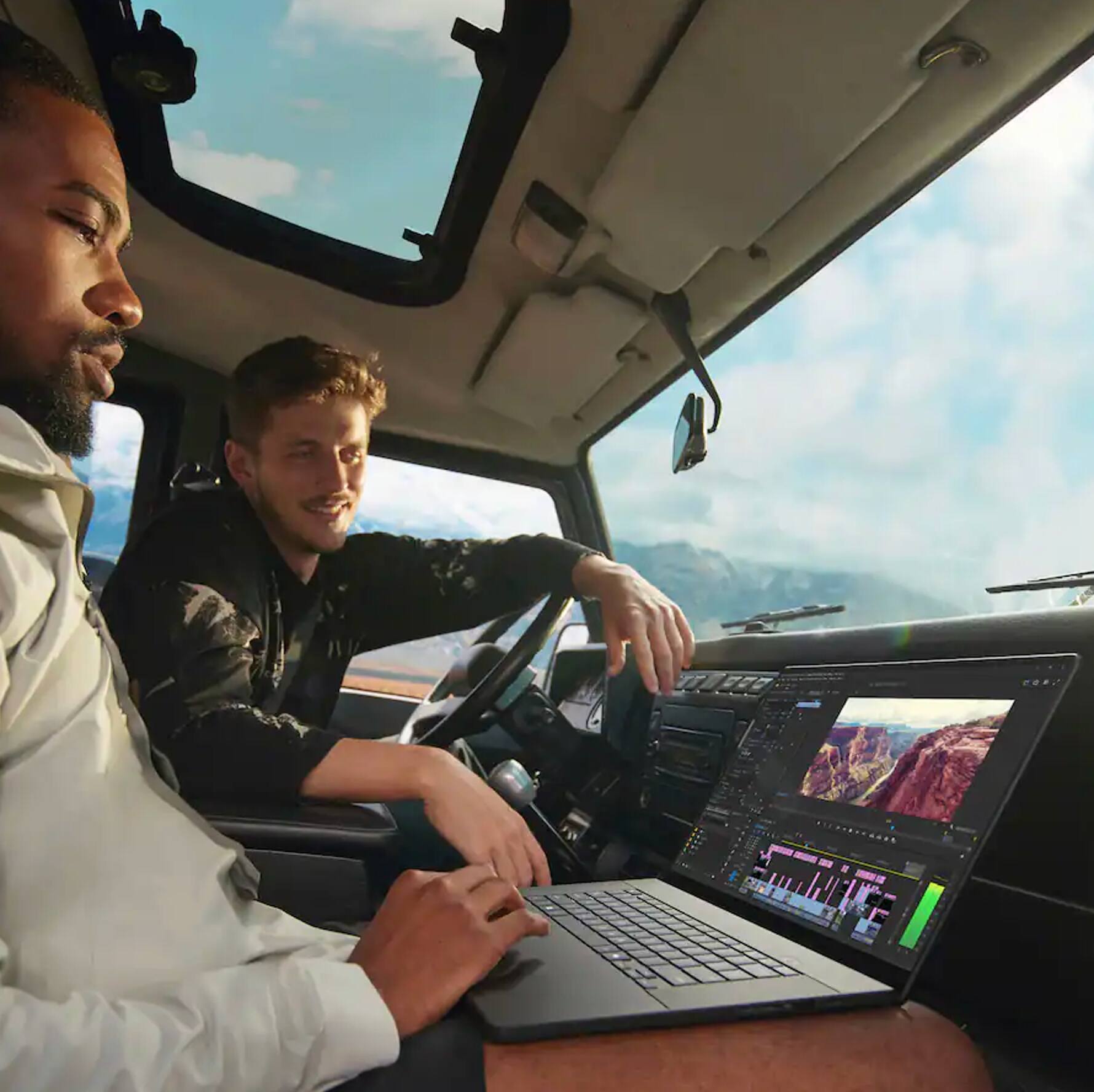 Alt View 10. ASUS - ProArt P16 Laptop 16.0 2.8K Display (Ryzen AI 9 HX 370, 32GB, 2TB SSD, Win 11 Home) w/Dockztorm Wireless Mouse - Nano Black.