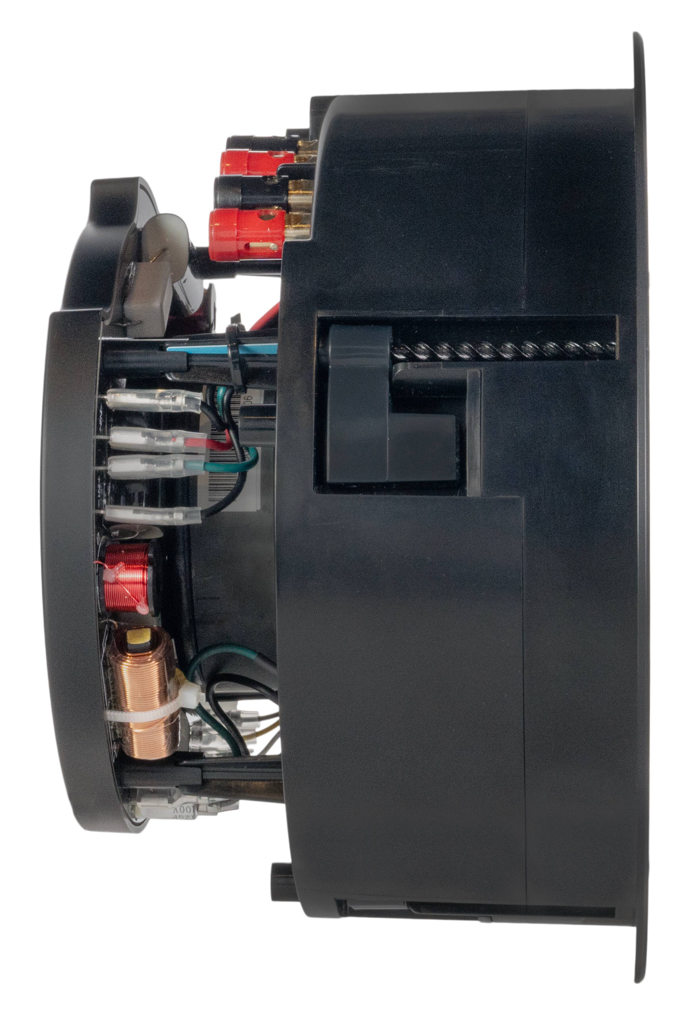 The text "06 A00 LOLO" does not appear in the image. The image shows a close-up view of a motor with wires and a red button.