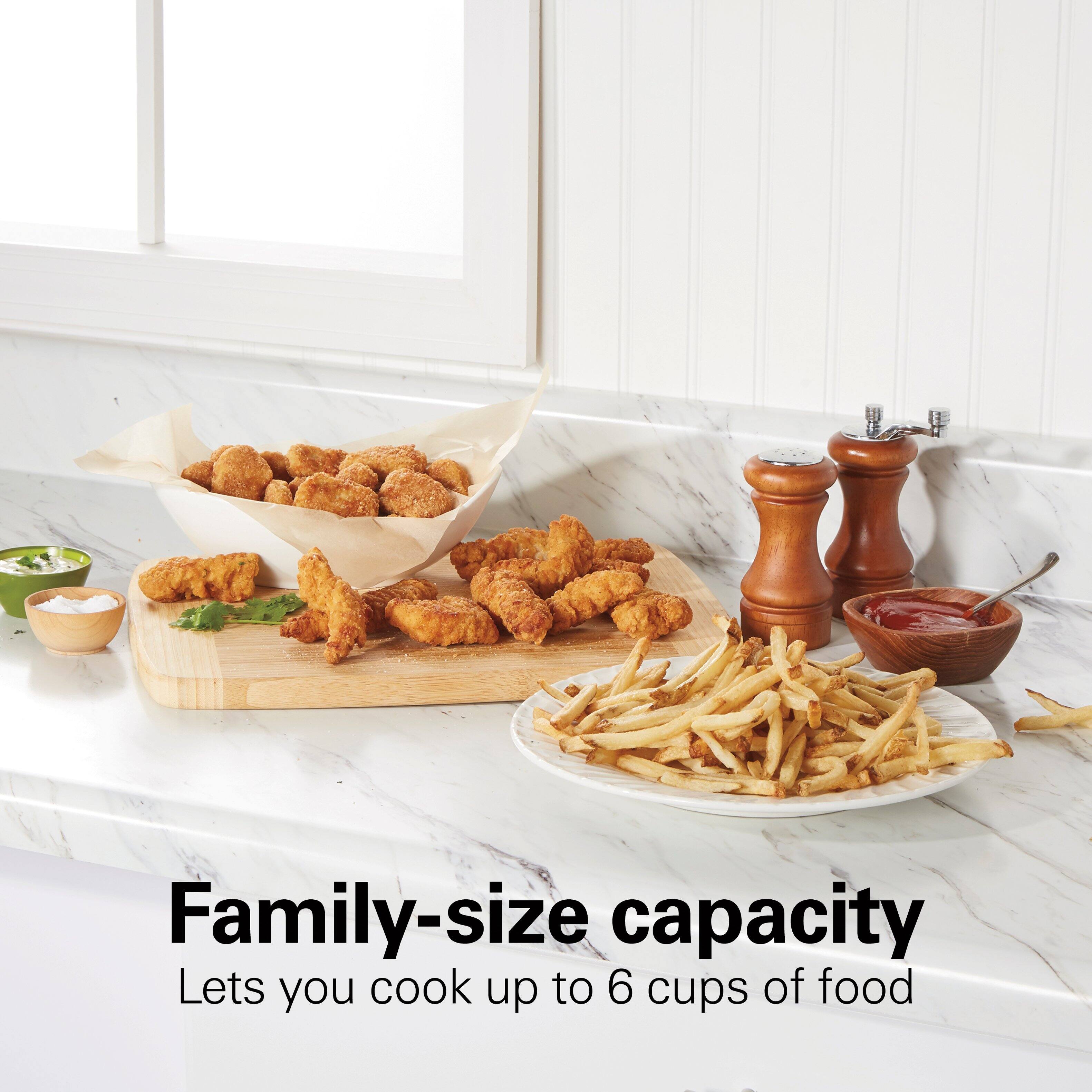 Family-size capacity  
Lets you cook up to 6 cups of food