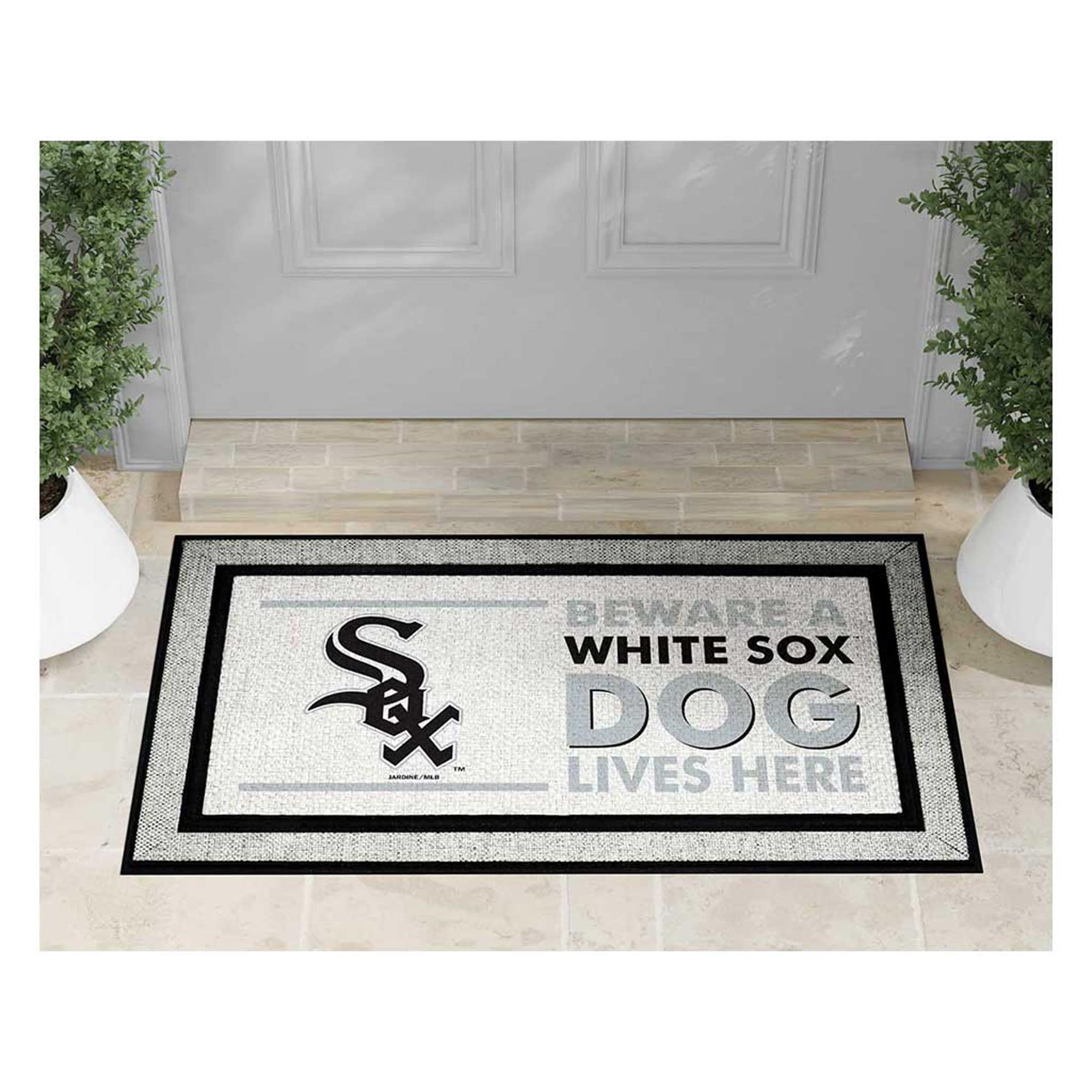 BEWARE A WHITE SOX DOG LIVES HERE