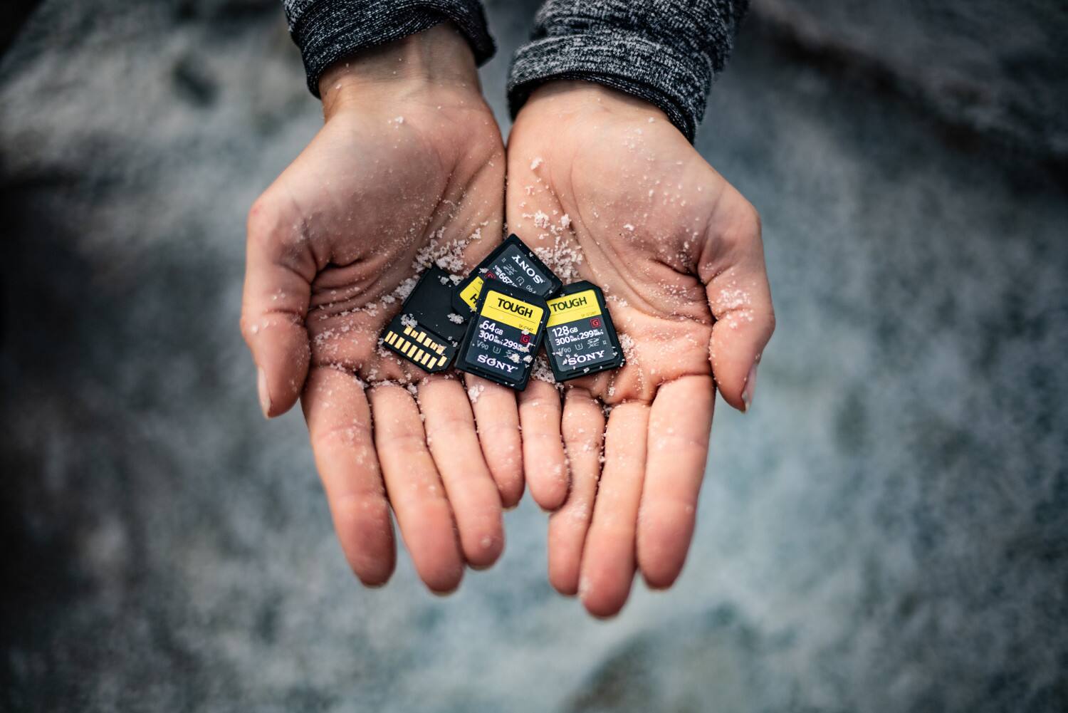 - N 667 J N SONY m mo 0a+ H TOUGH TOUGH N 64c G G8 128Gm Vo0 300%:2995m 2995 G 300%:299 C E . 410 SGNY SONY

Corrected text:
- N 667 J N SONY m mo 0a+ H TOUGH TOUGH N 64c G G8 128Gm Vo0 300%:2995m 2995 G 300%:299 C E . 410 SGNY SONY