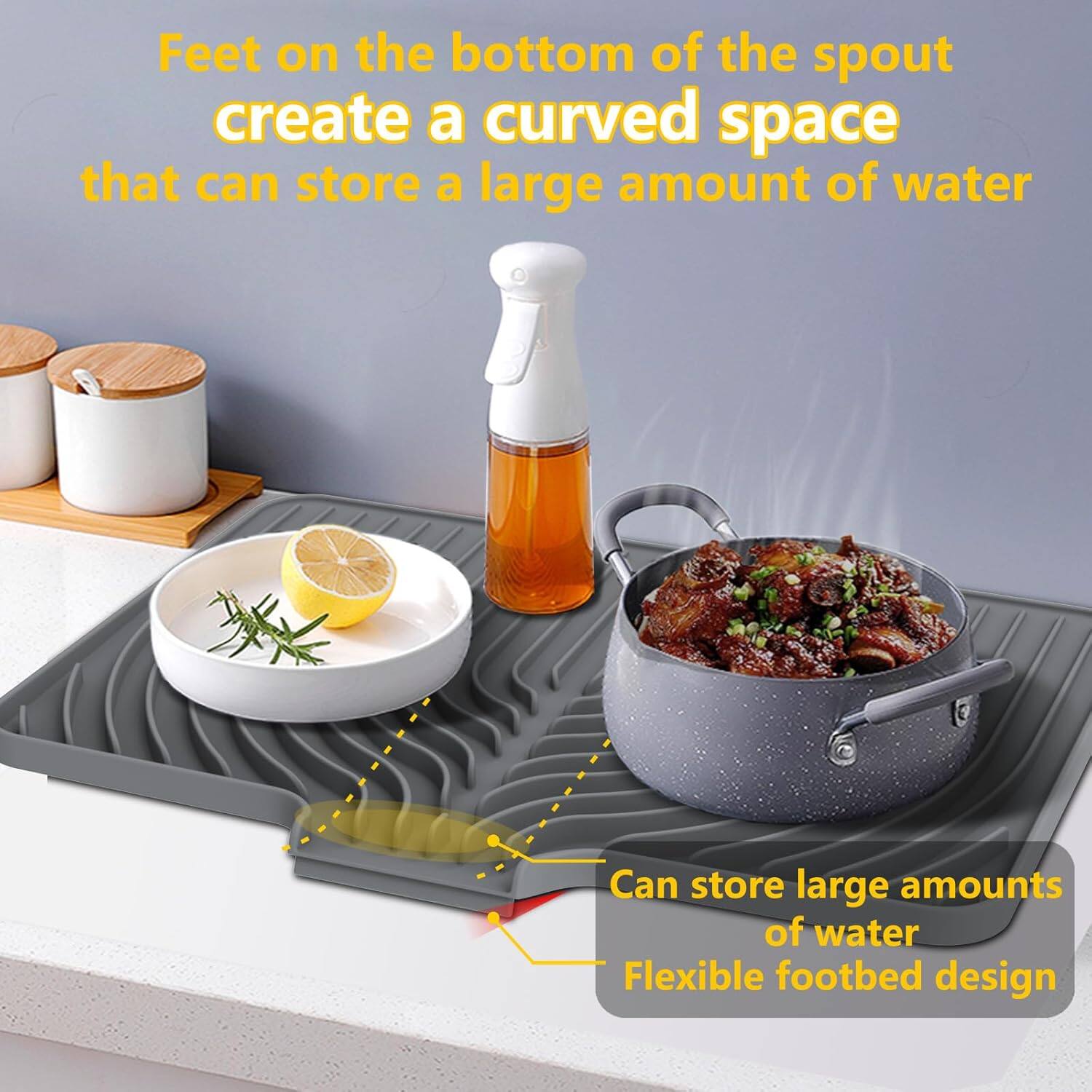 Feet on the bottom of the spout create a curved space that can store a large amount of water. Can store large amounts of water. Flexible footbed design.