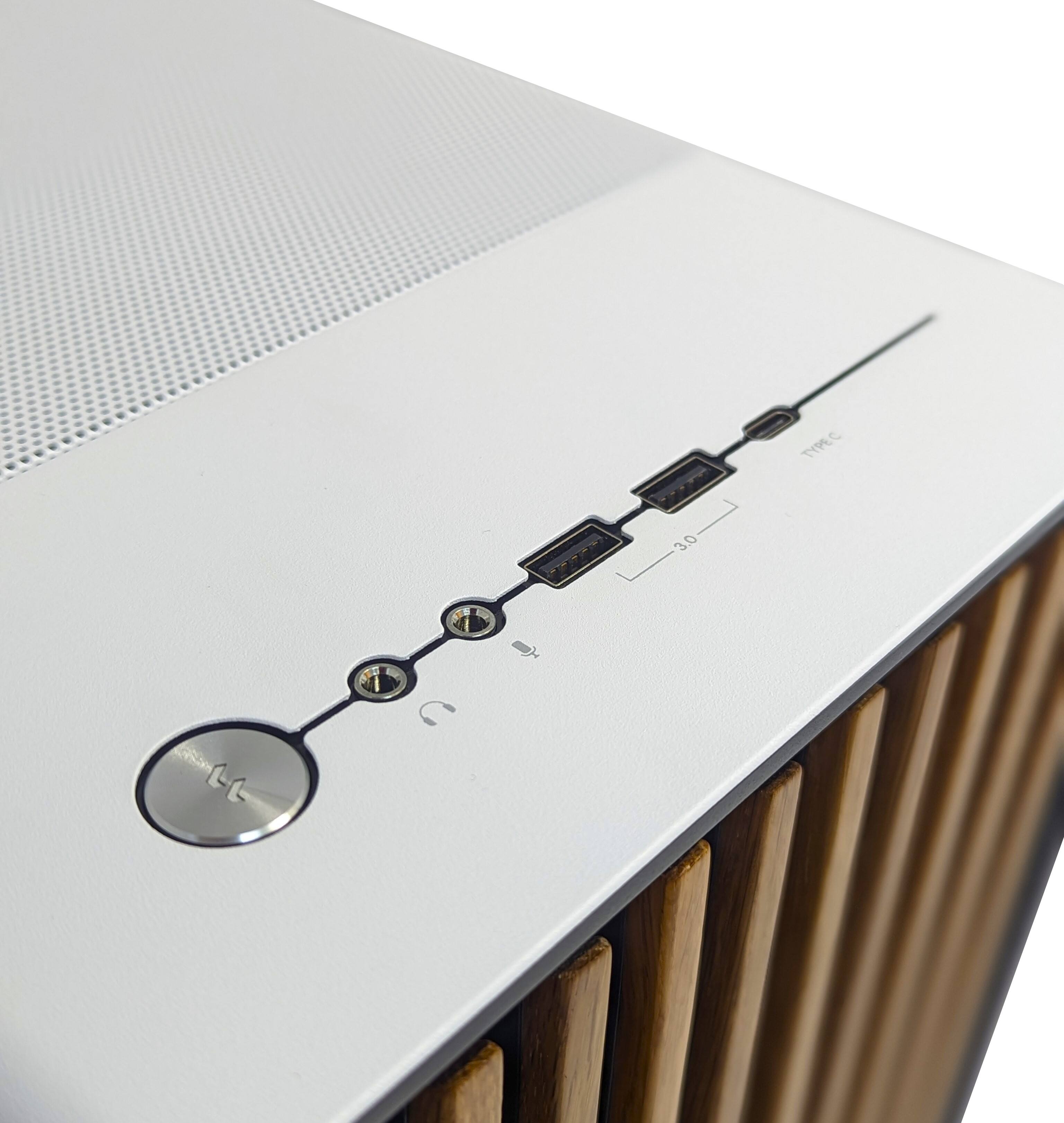 The text on the image reads "Type C 3.0 C." This should be corrected to "Type C 3.0 USB."