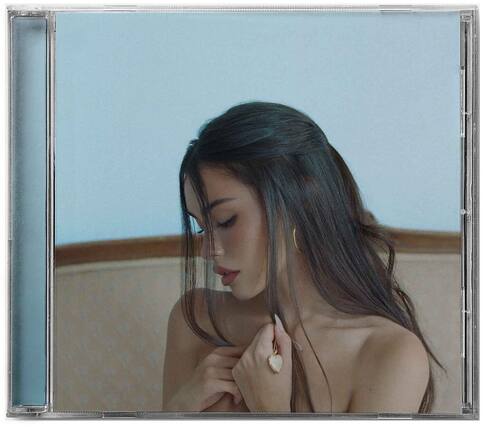 Front. Madison Beer - locket - COMPACT DISCS.