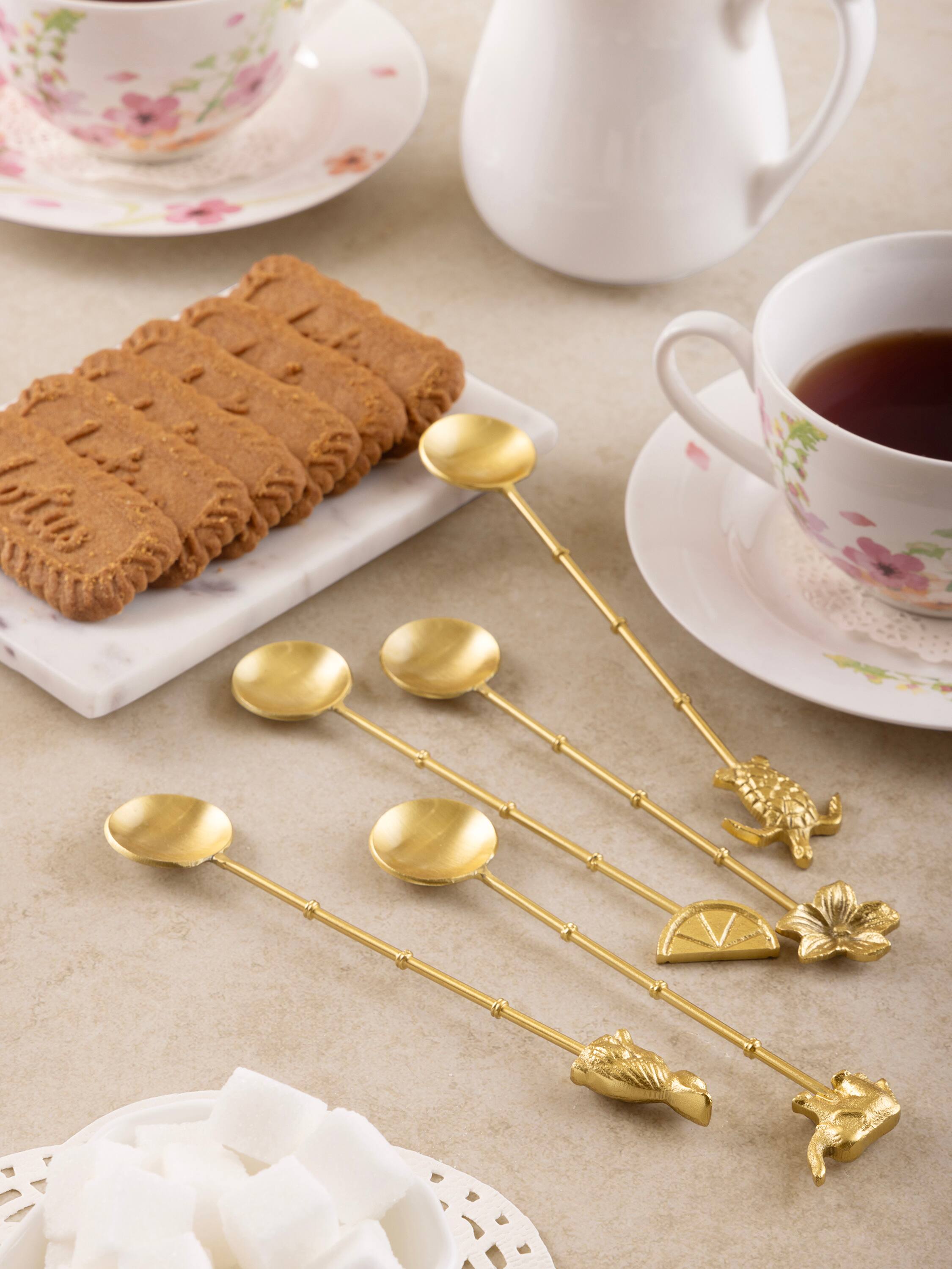 Angle. GAURI KOHLI - Amaelia Teaspoons - Matte gold.