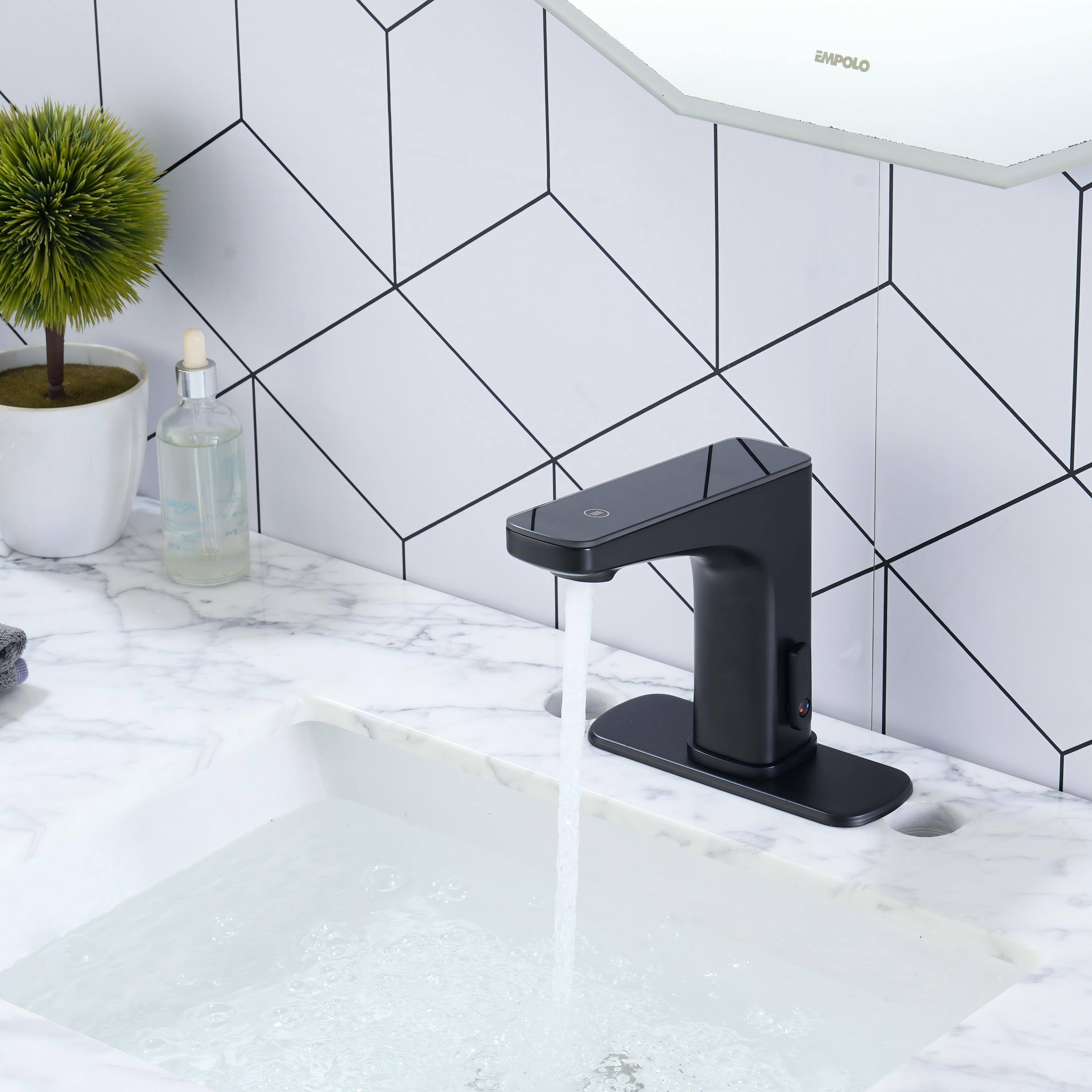 Angle. Mondawe - Dual-Sensor Touchless Bathroom Sink Faucet with Temperature Display - Matte Black.