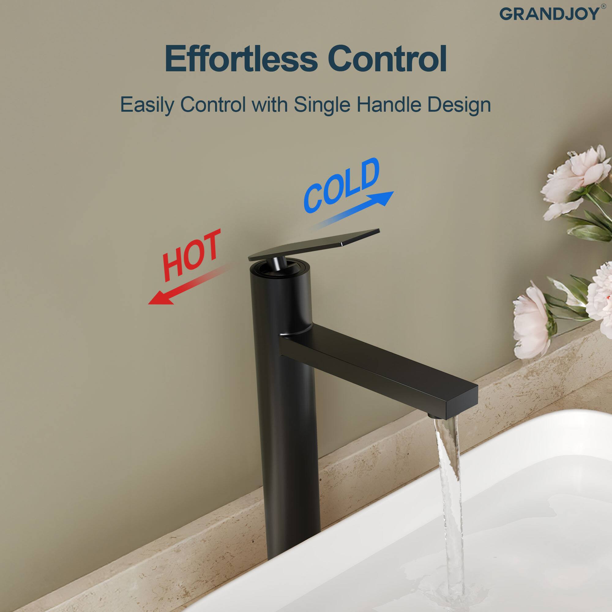 Effortless Control  
Easily Control with Single Handle Design  
HOT  
COLD
